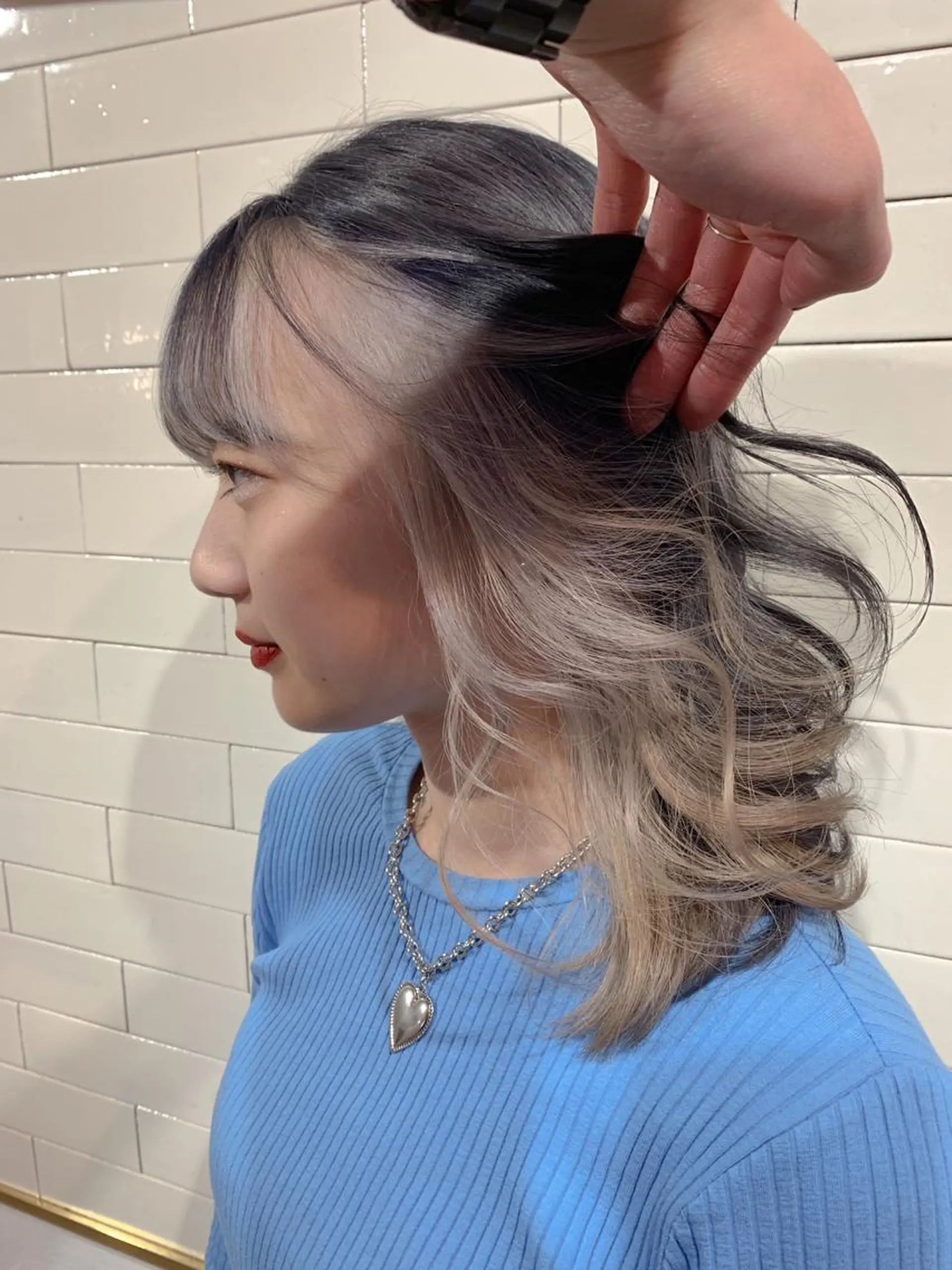 ミディアム カラー ベージュカラー ブリーチ ケアブリーチ ホワイトベージュ 🦋レイヤーカット ミドリカワ🦋のヘアスタイル