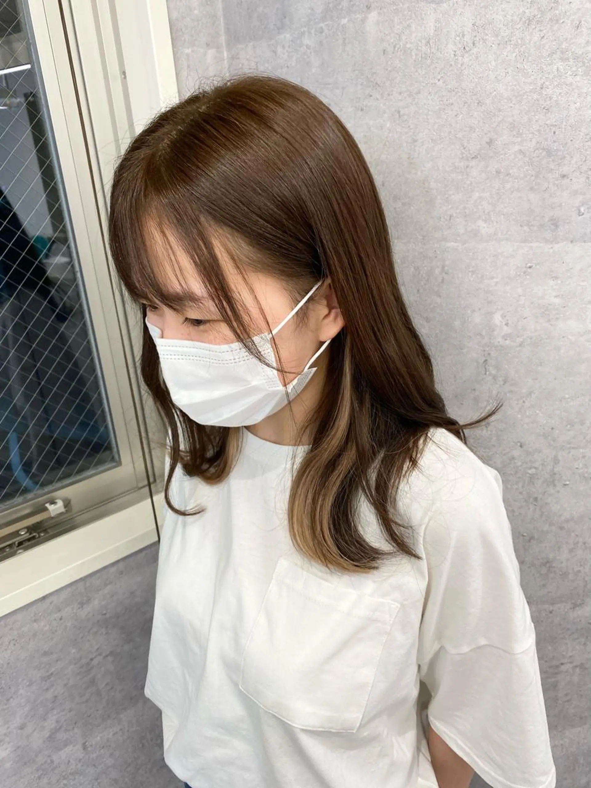 ミディアム カラー シールエクステ ブリーチ インナーカラー エクステ ハイトーン特化サロン 🍑momo🍑のヘアスタイル