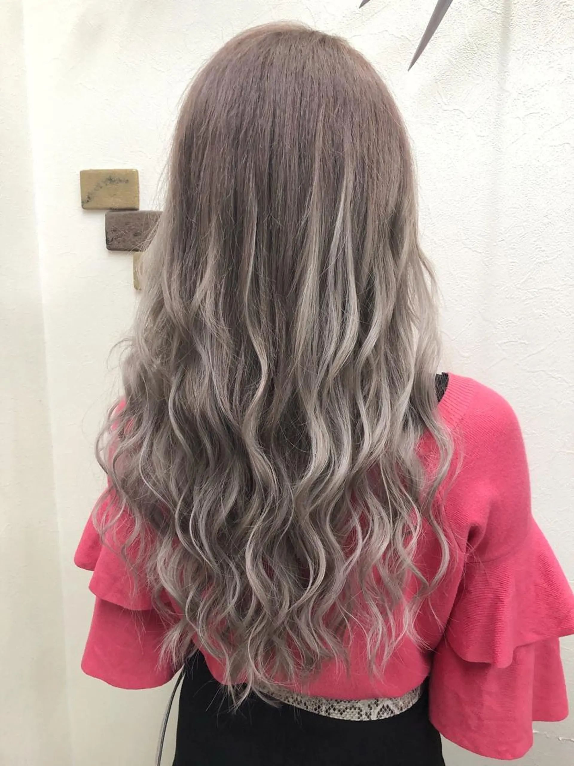 ロング カラー ヘアアレンジ アッシュ グラデーションカラー グレージュ ホワイトアッシュ ヘアカラー トリートメント エクステ KEISUKE🐶 NEXT池袋のヘアスタイル