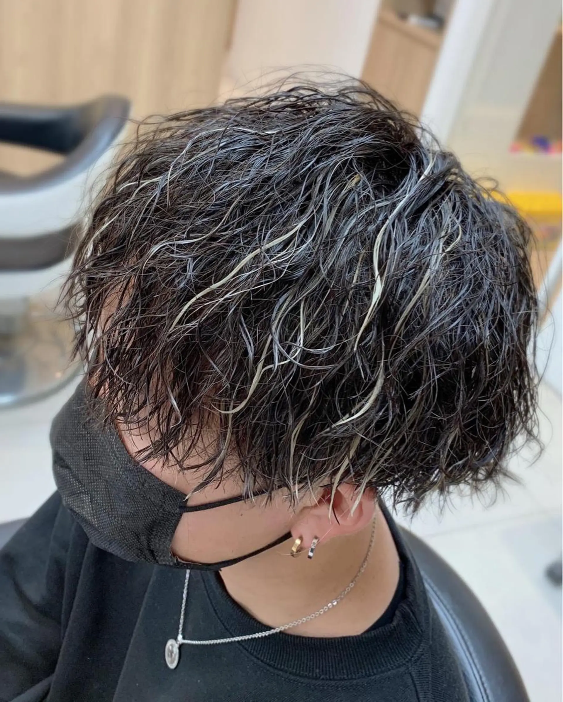 ミディアム カラー パーマ メンズ ミディアムパーマ メンズブリーチ フェードカット メンズパーマ 学生（メンズ向け） ヘアカラー パーマ L PLACE所属・L PLACE 丸山一希のヘアスタイル