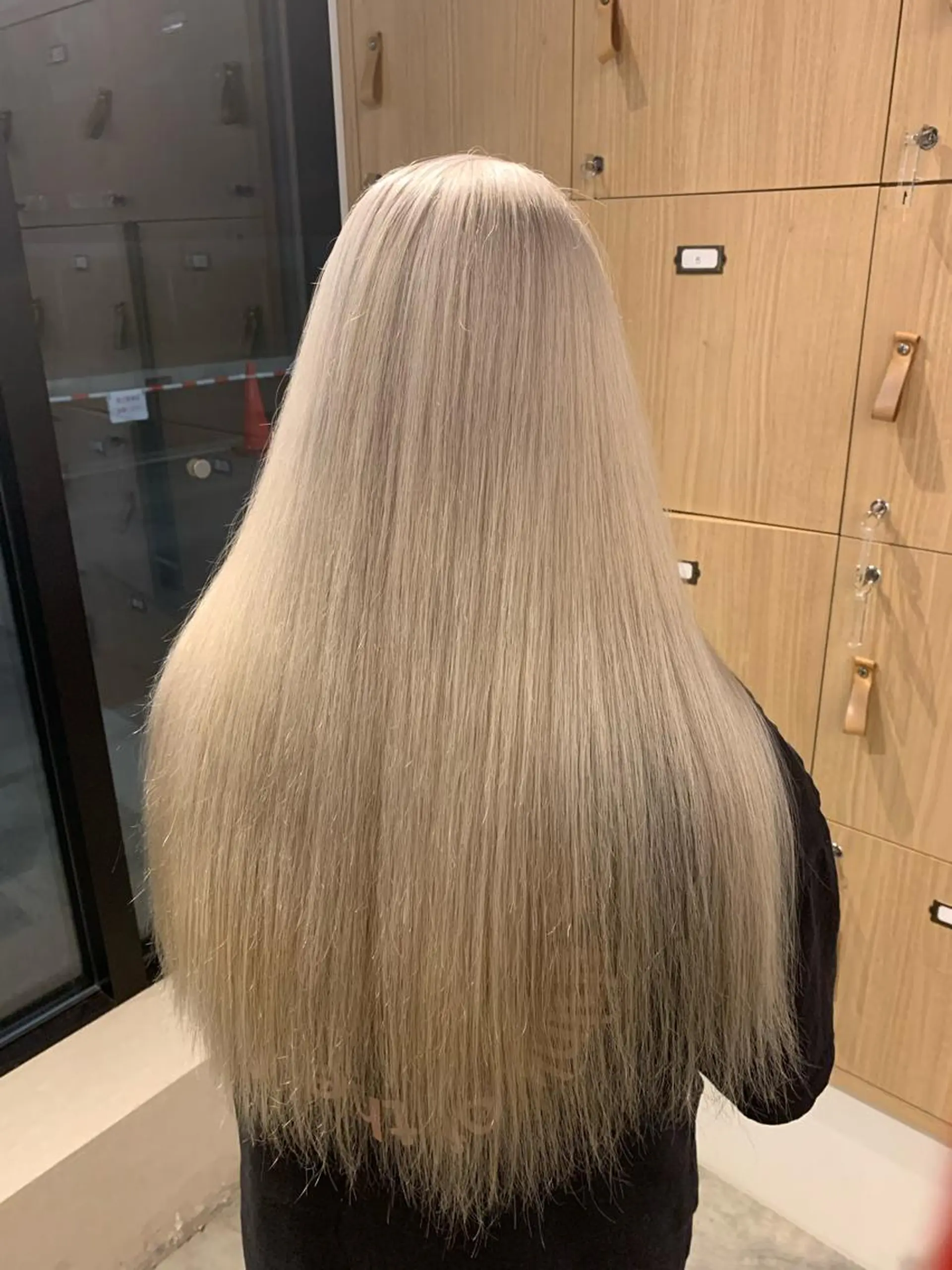 ロング カラー ブリーチ ヘアカラー トリートメント サロウィン(SALOWIN)原宿iori店所属・れい🫧 ハイトーン特化のヘアスタイル