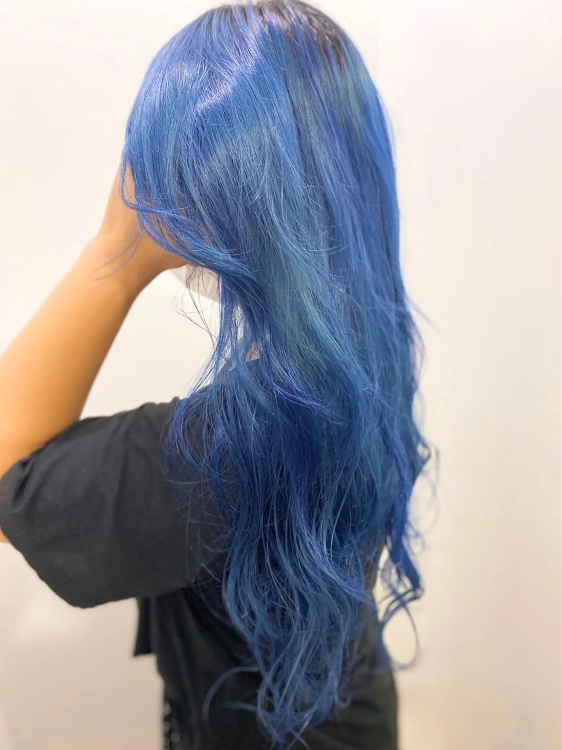 ロング カラー ブルーカラー 最高峰の技術力☆ 樋口健人のヘアスタイル