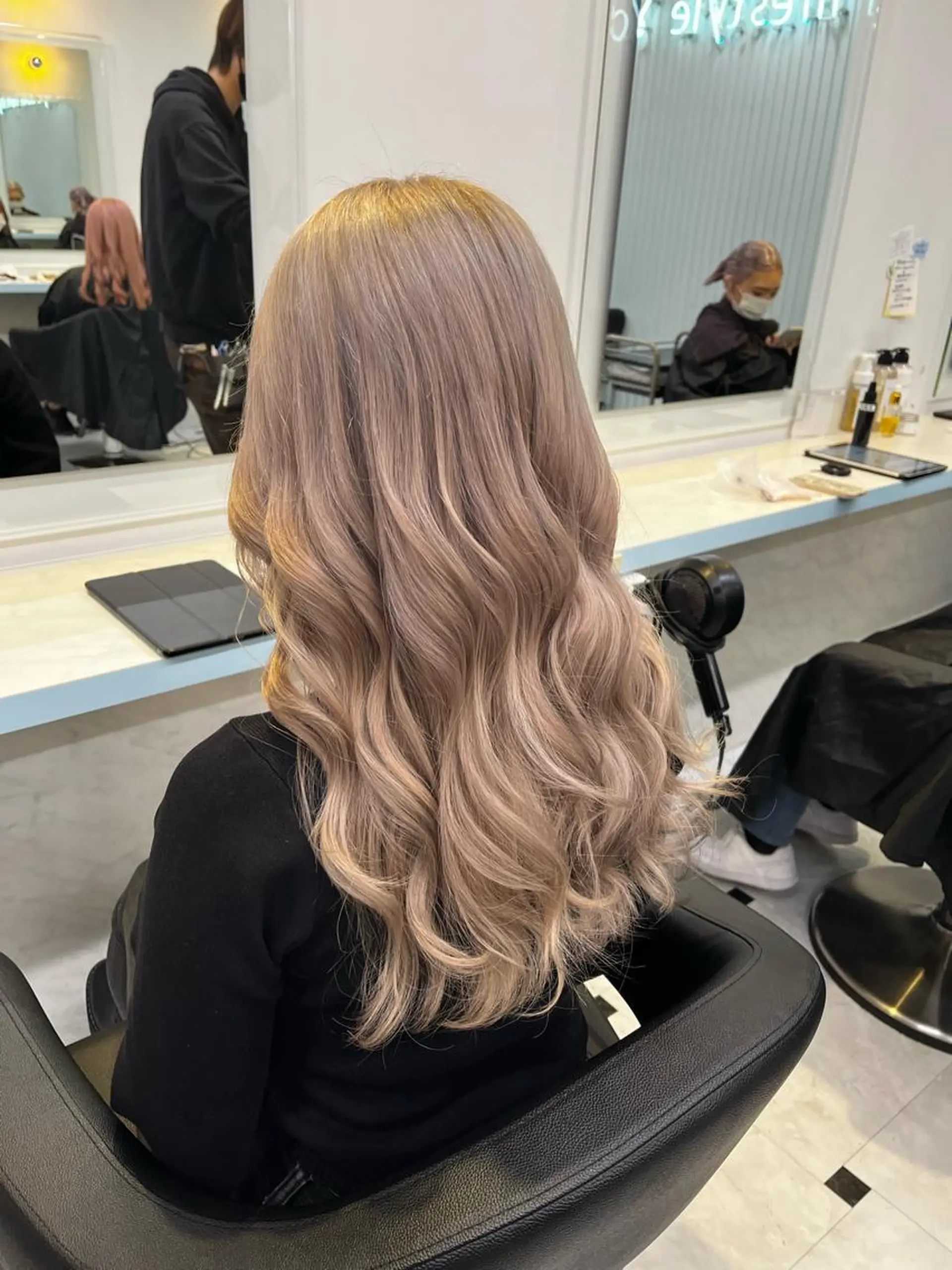 ロング カラー ヘアカラー トリートメント ブリーチカラー 🩵MIZUKIのヘアスタイル