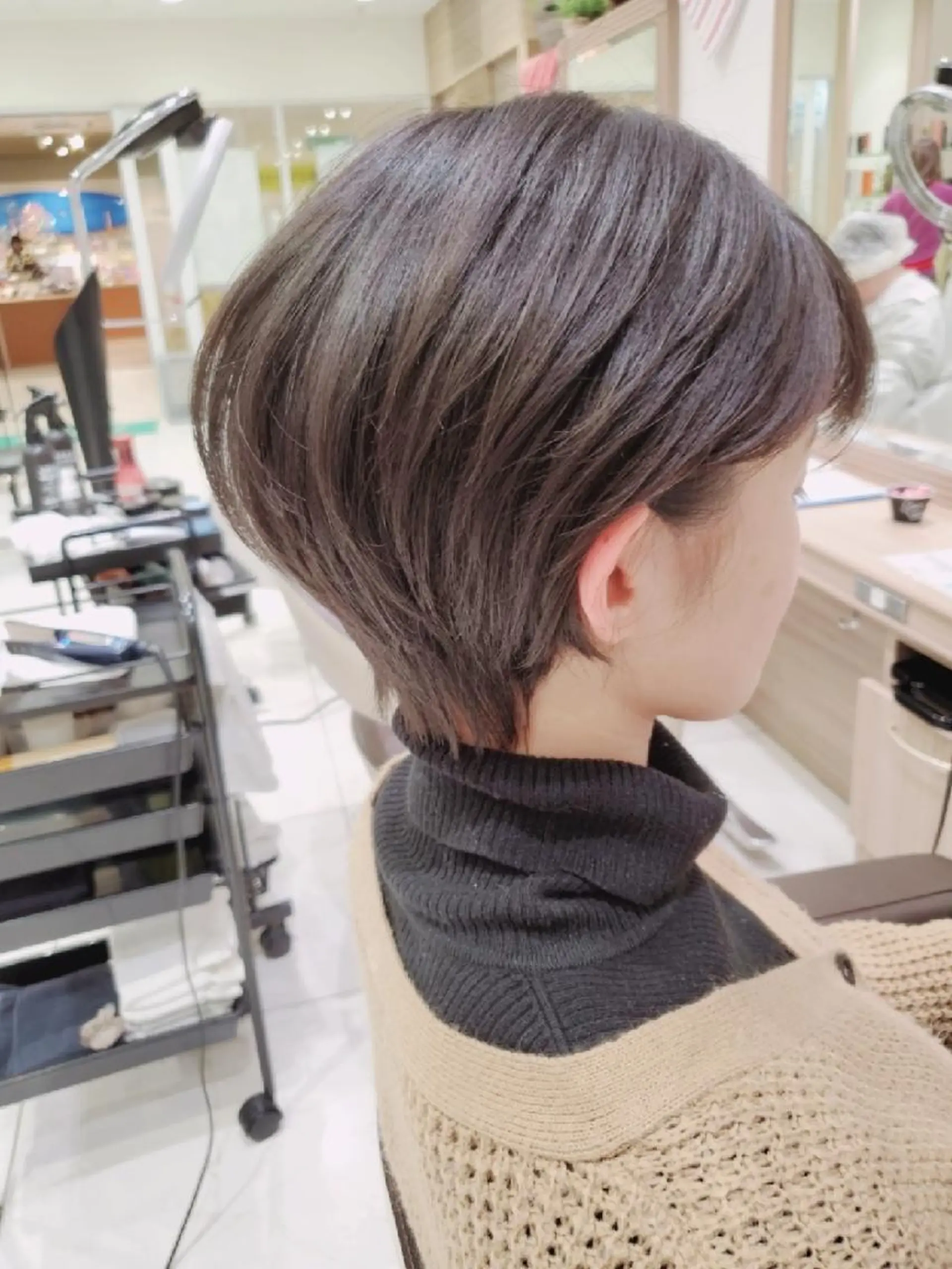 ショート カラー ベージュカラー ブラウンカラー ブラウンベージュ カット 中村 和貴のヘアスタイル