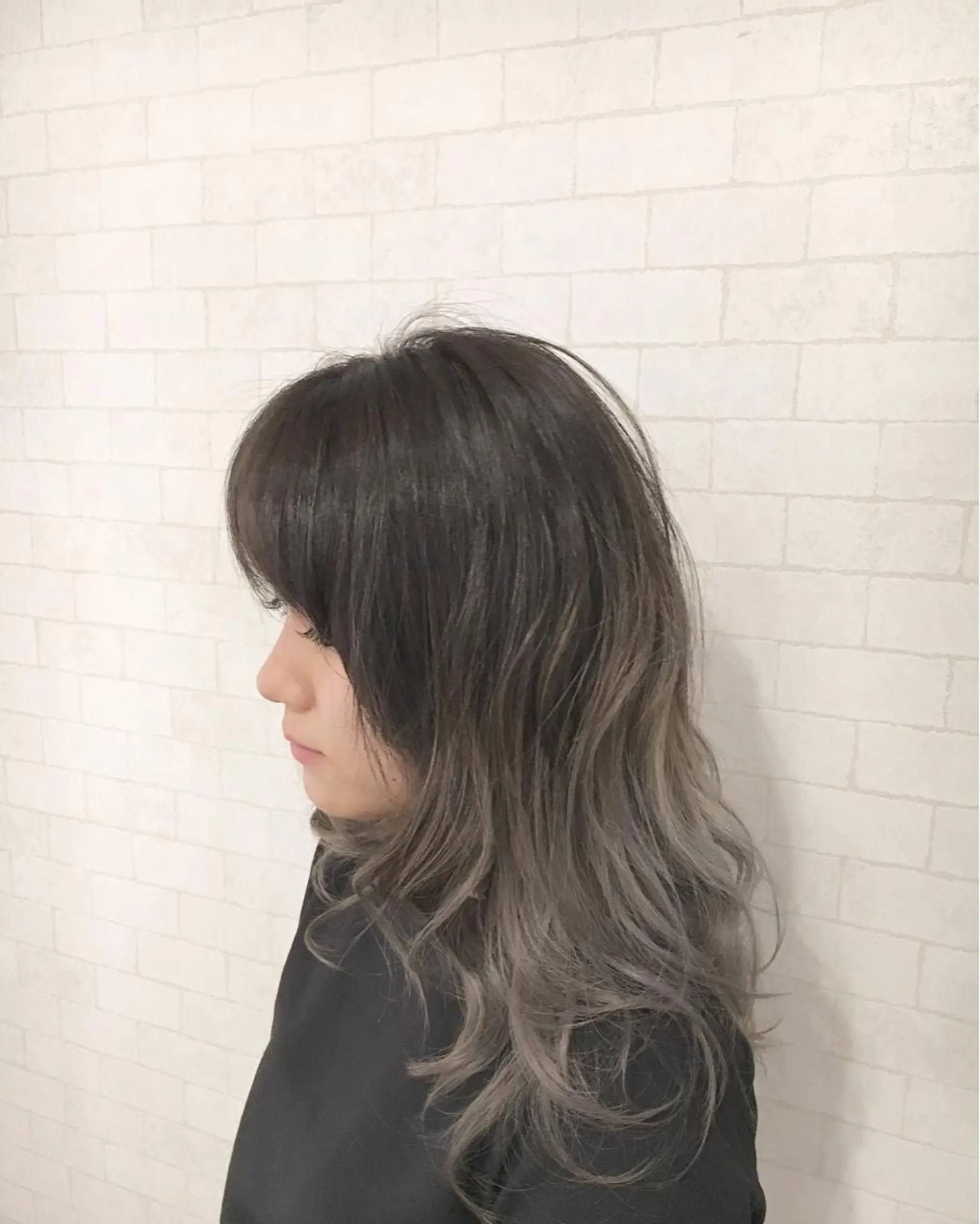 ミディアム カラー ブリーチ グレージュ JIL BLAN 京都のヘアスタイル