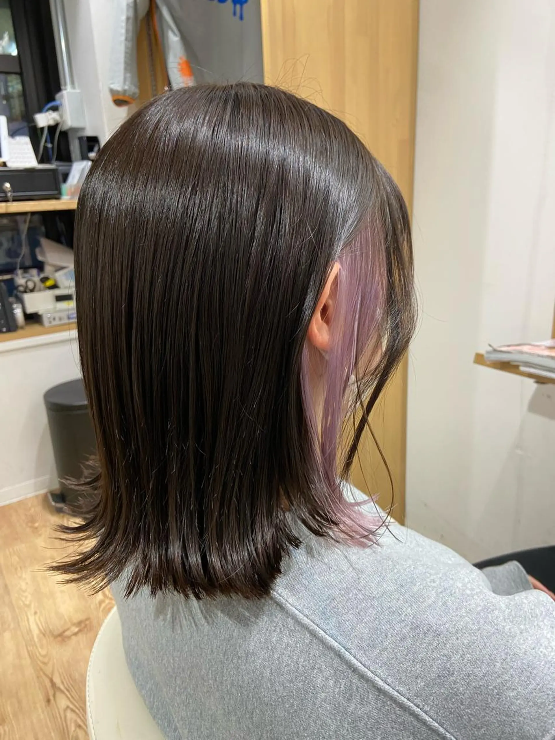 ミディアム カラー 切りっぱなしボブ ショートボブ バレイヤージュ ブリーチ デザインカラー カット ヘアカラー Kensho 京都駅 ケアブリーチのヘアスタイル