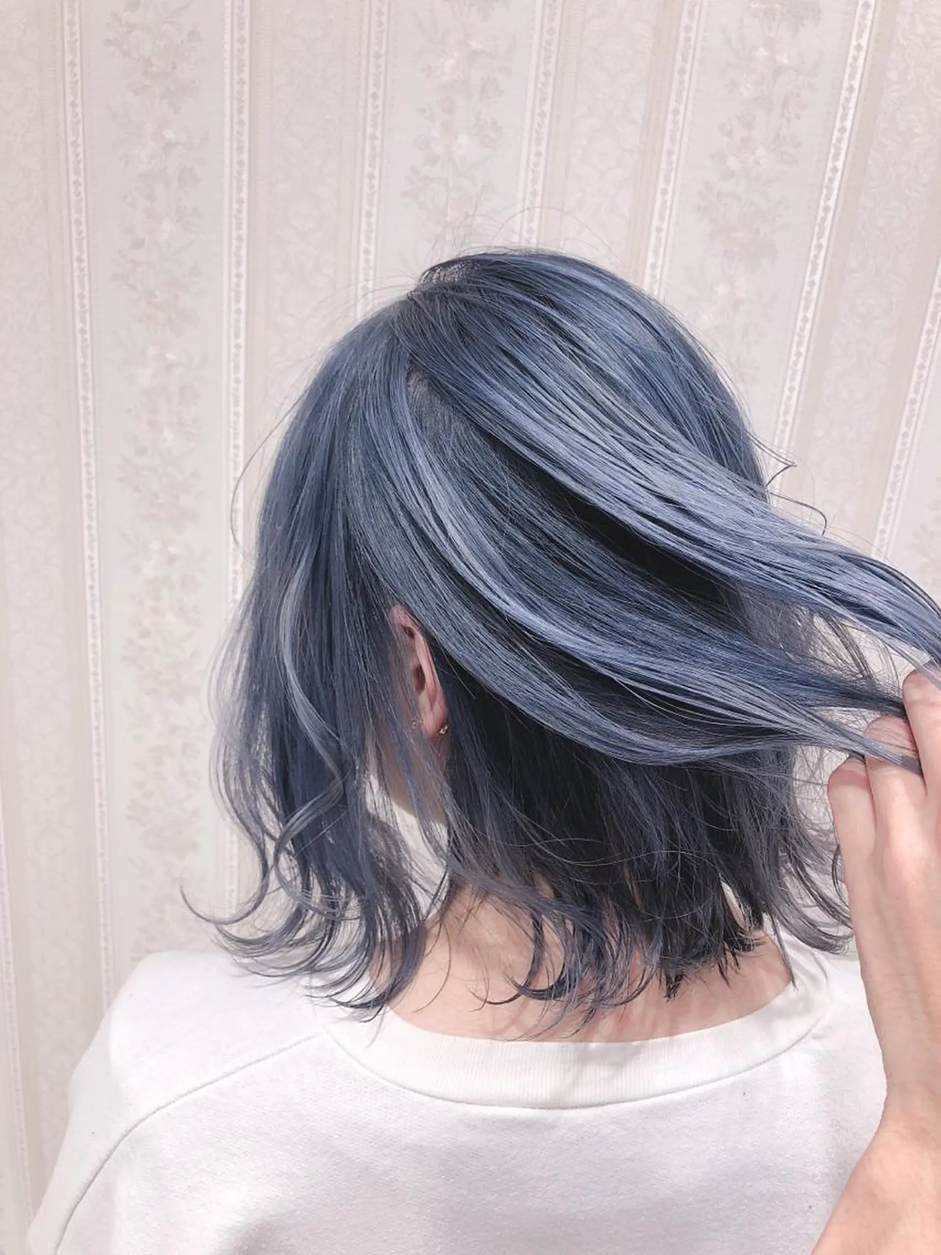 ショート カラー ブルーカラー ブルージュ ヘアカラー トリートメント 名畑 裕貴のヘアスタイル