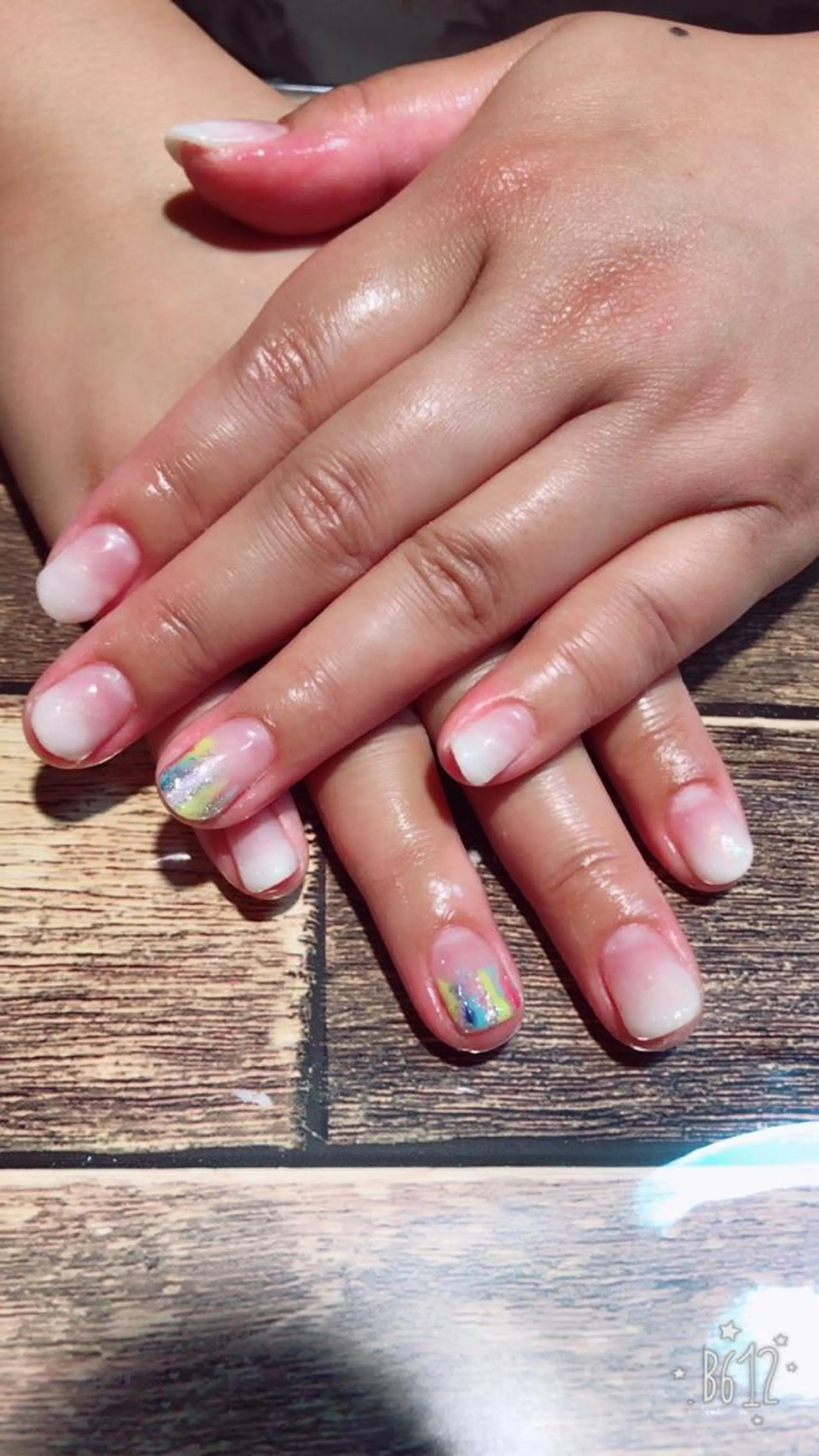 ネイル グラデーション ニュアンスネイル 本田 知美のネイルデザイン