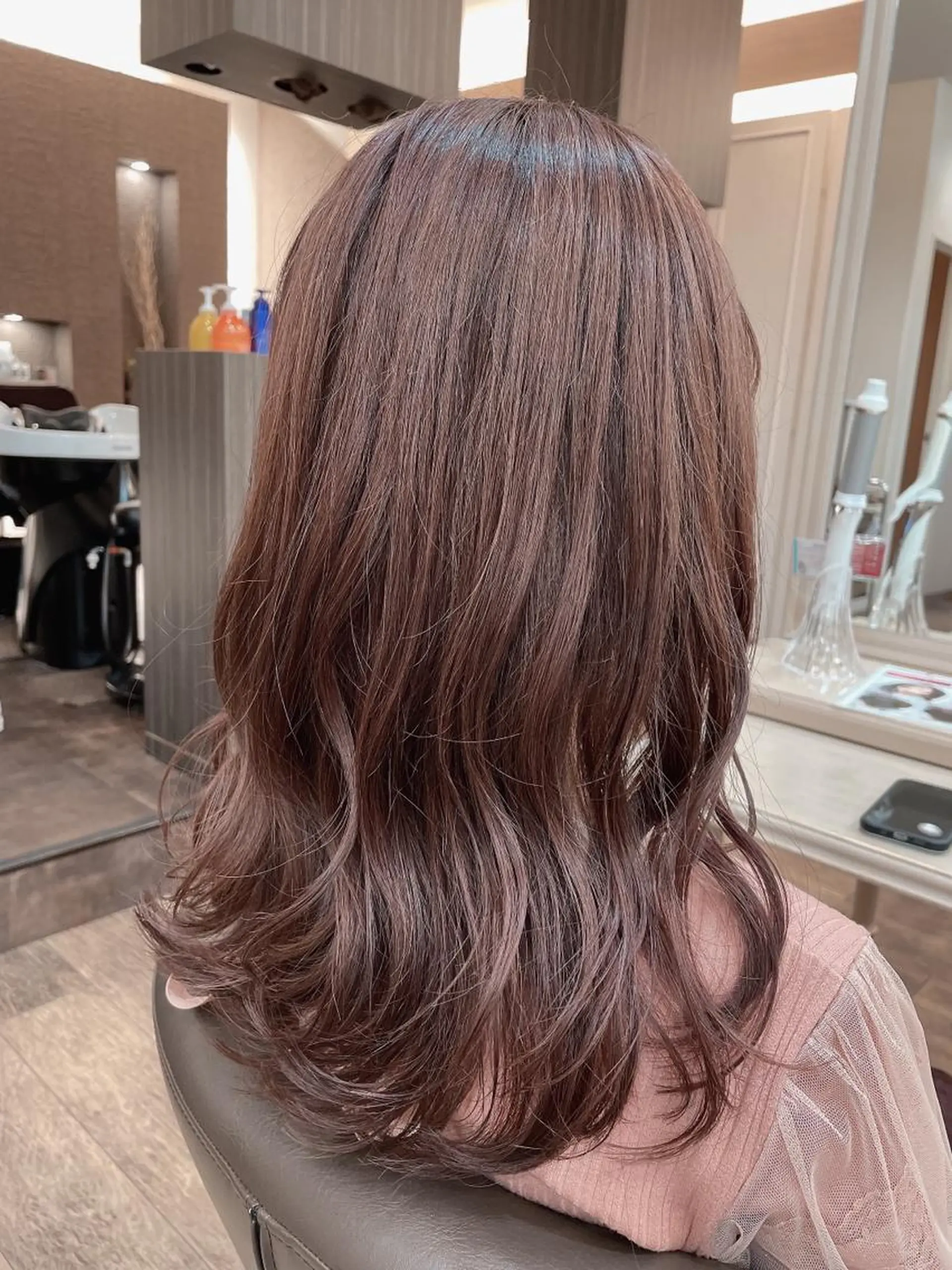 セミロング カラー ベージュカラー イルミナカラー ピンクカラー ピンクベージュ カット ヘアカラー 尚平 髪質改善 大人のデザインカラーのその他イメージ