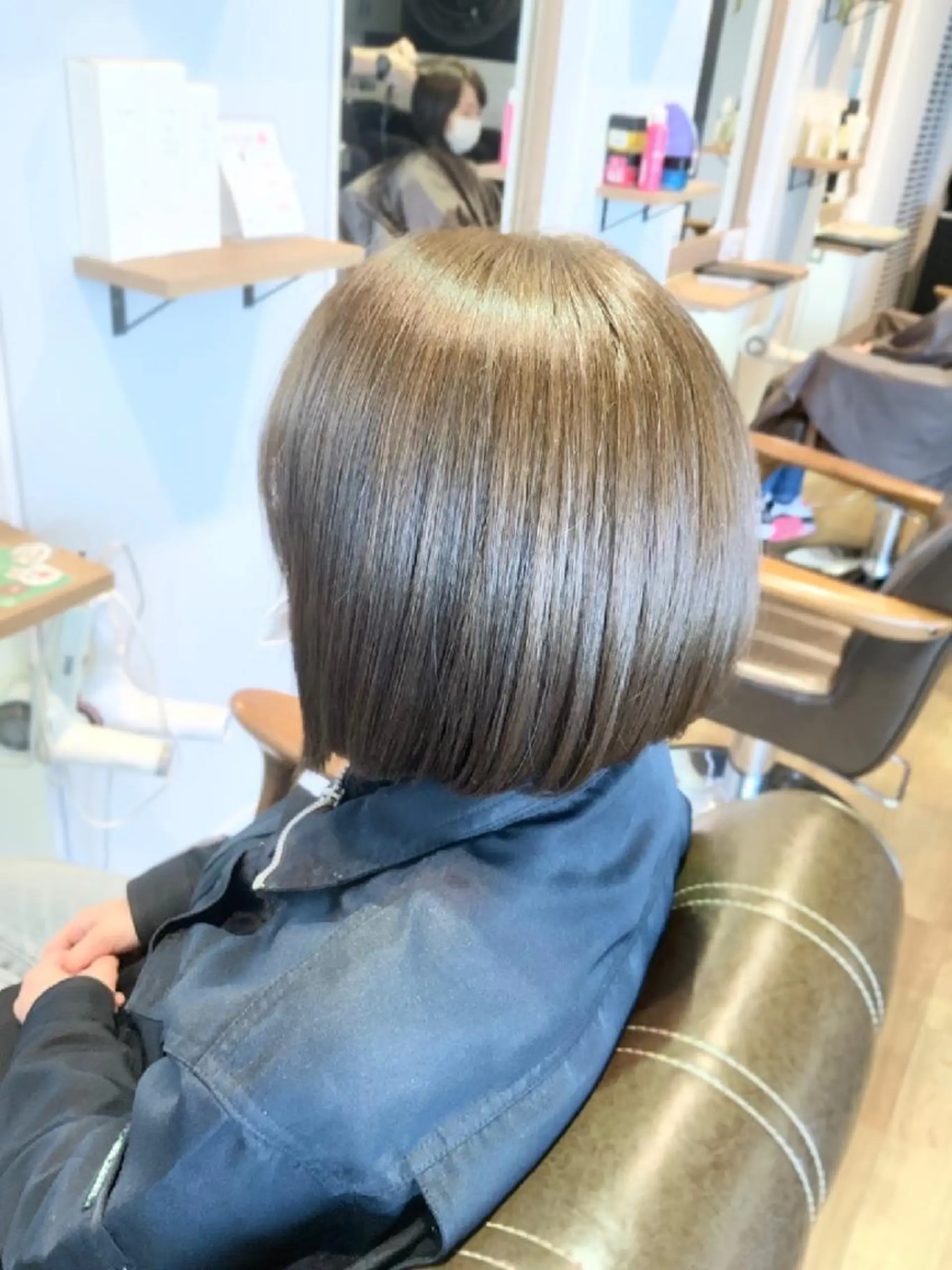 カラー アッシュ ボブ カット ヘアカラー トリートメント 堀 望美のヘアスタイル