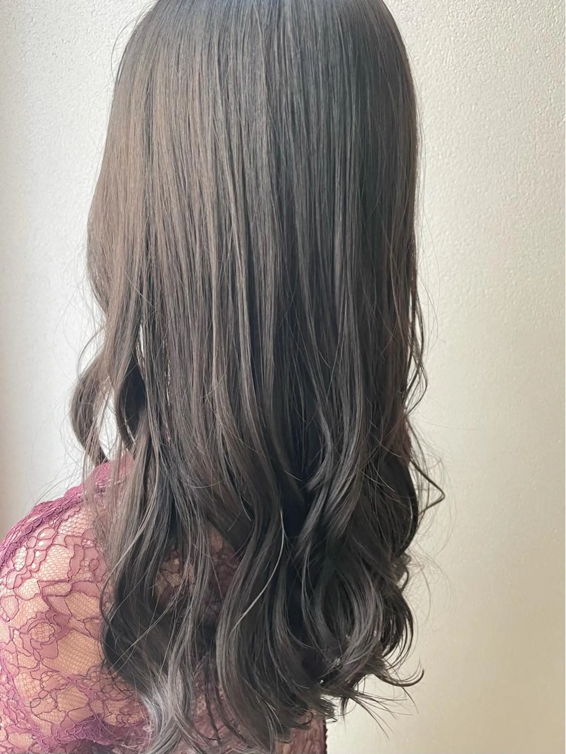 ロング カラー アッシュ アッシュグレー アッシュグレージュ 透明感カラー グレージュ 沢田 瞳のヘアスタイル
