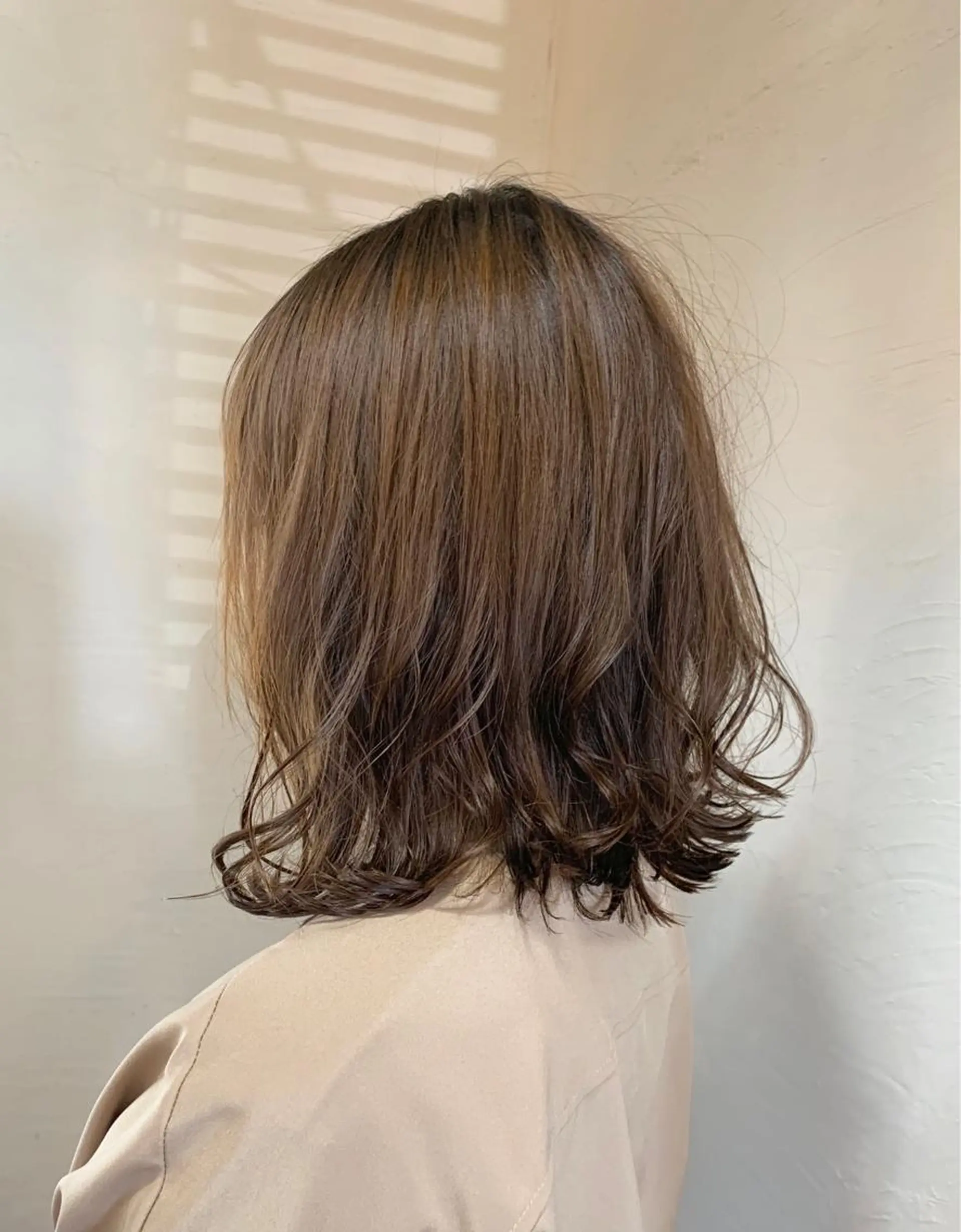 ミディアム カラー パーマ ボブ 菅野 愛のヘアスタイル