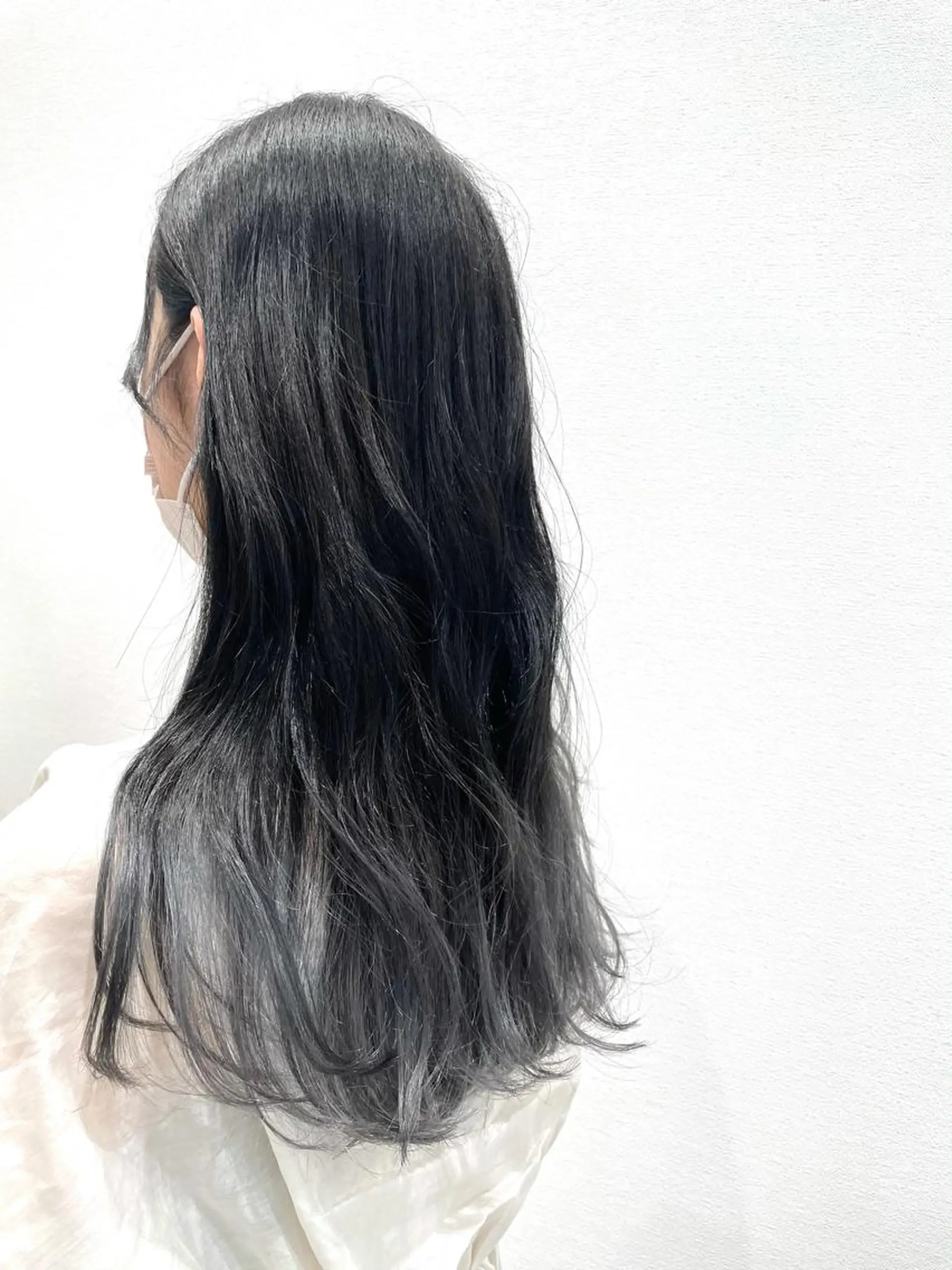 ロング カラー ヘアアレンジ アッシュ ブリーチ グラデーションカラー シルバー シルバーアッシュ ヘアカラー トリートメント ナカタケ ユウのヘアスタイル