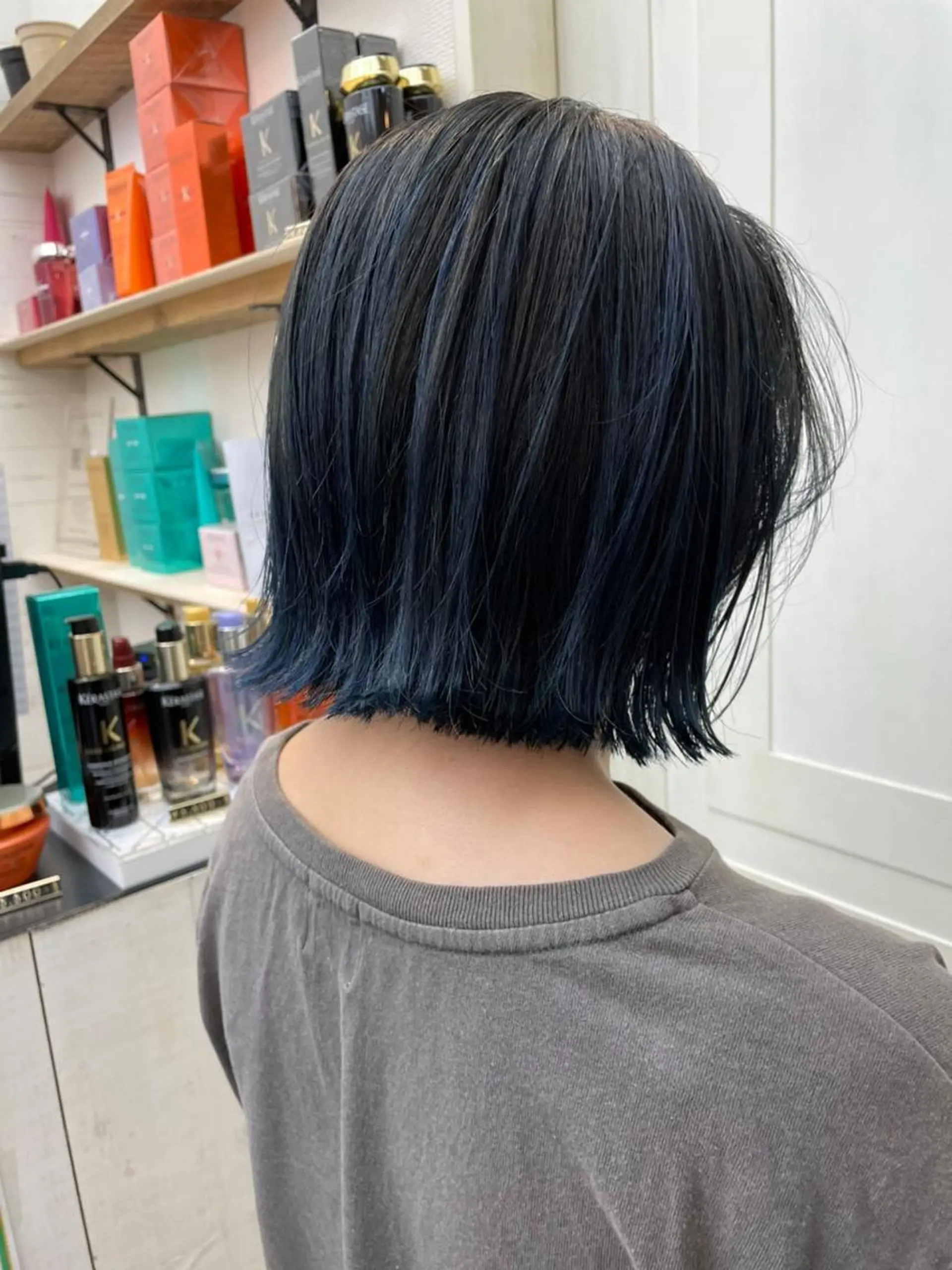 ミディアム カラー ヘアアレンジ 成人式 アディクシーカラー アッシュ バレイヤージュ ミストバング N° +aero 横浜のヘアスタイル
