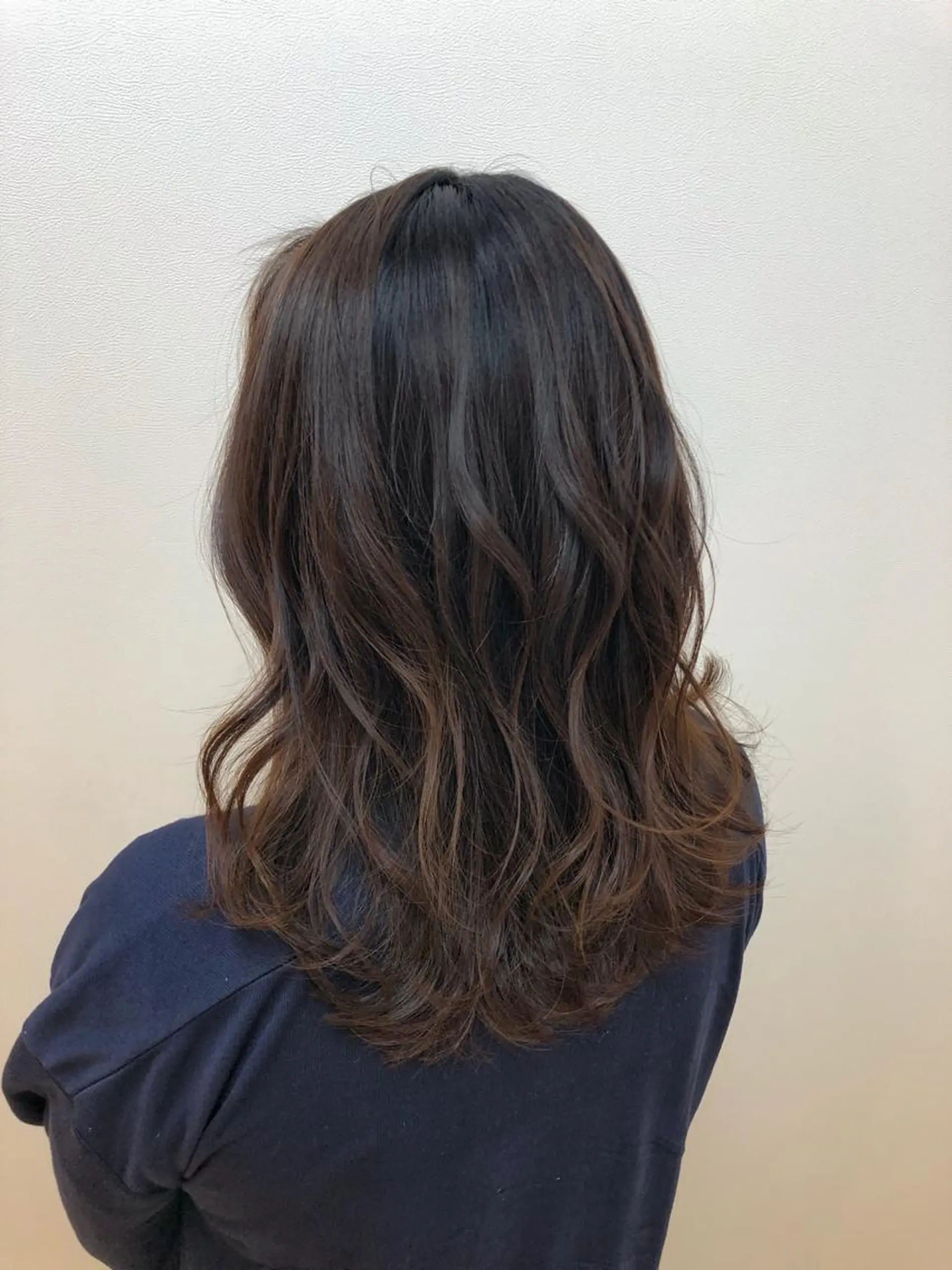 セミロング 外ハネヘア 齋藤 らいのヘアスタイル