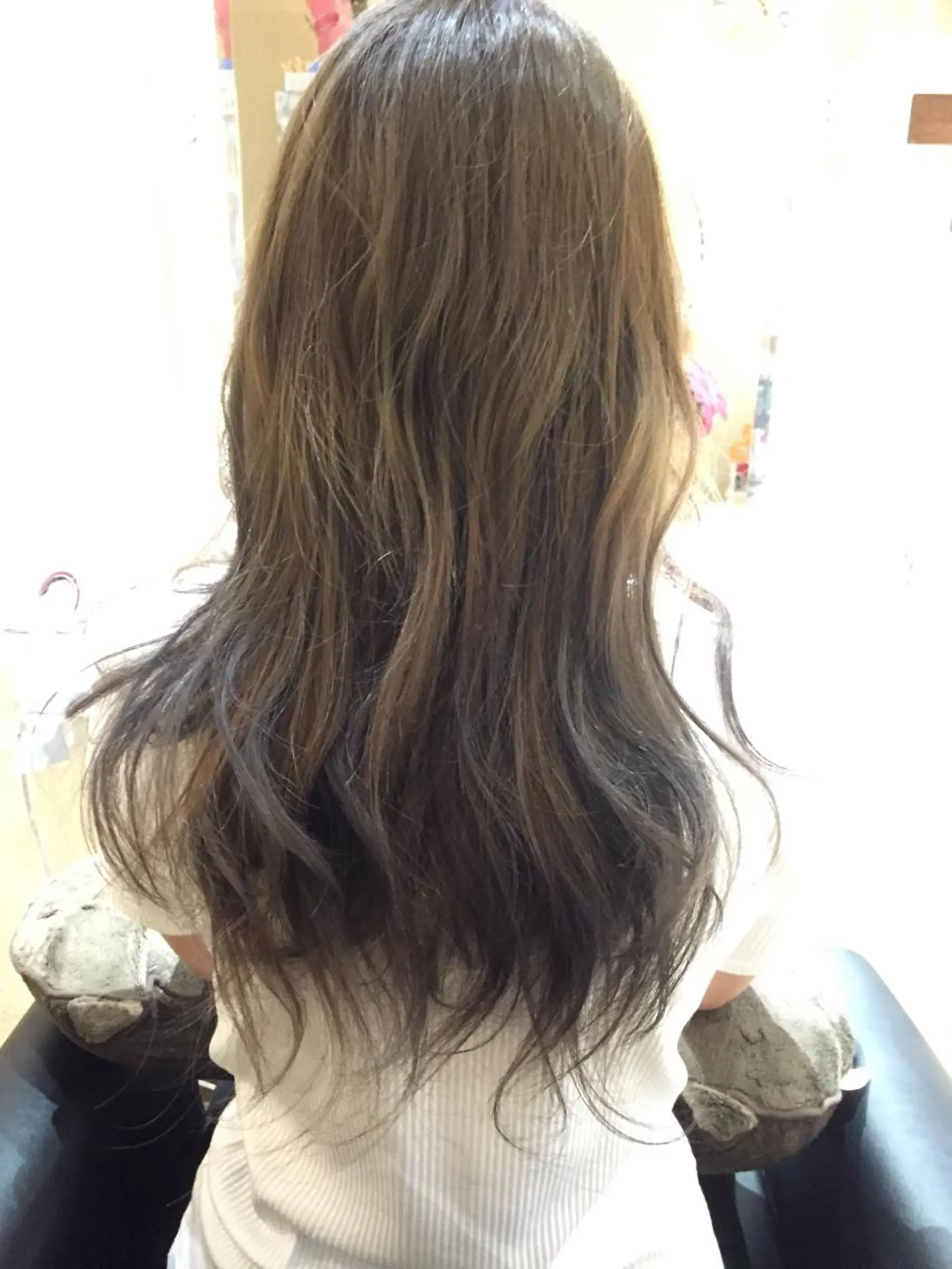 セミロング カラー グレージュ ヘアカラー トリートメント 美容歴18年以上🌈 山口のヘアスタイル