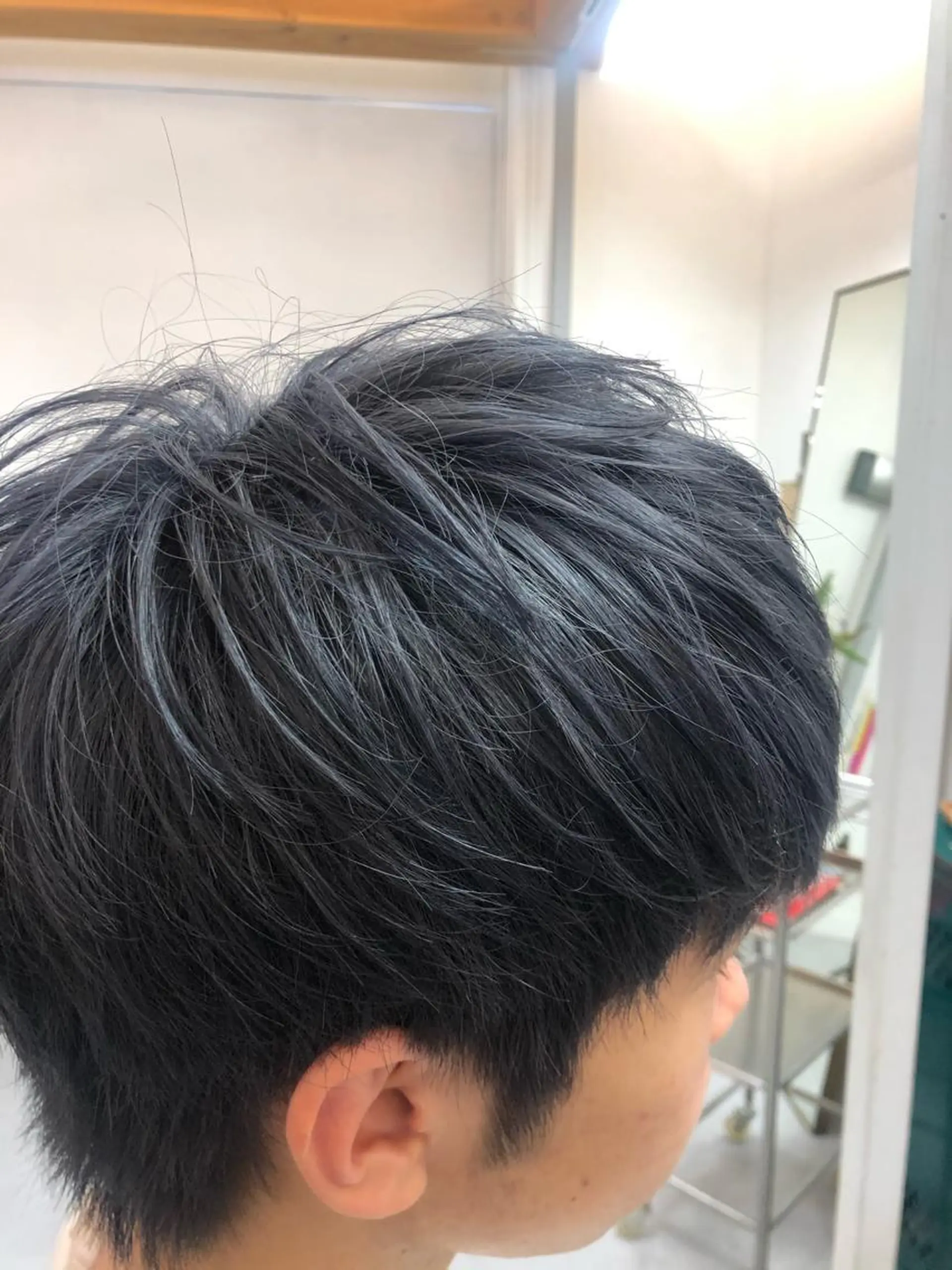 ショート カラー メンズ メンズブリーチ アッシュ 黒髪 ブリーチ ケアブリーチ 髪質改善　ナカゾノ タケシのヘアスタイル