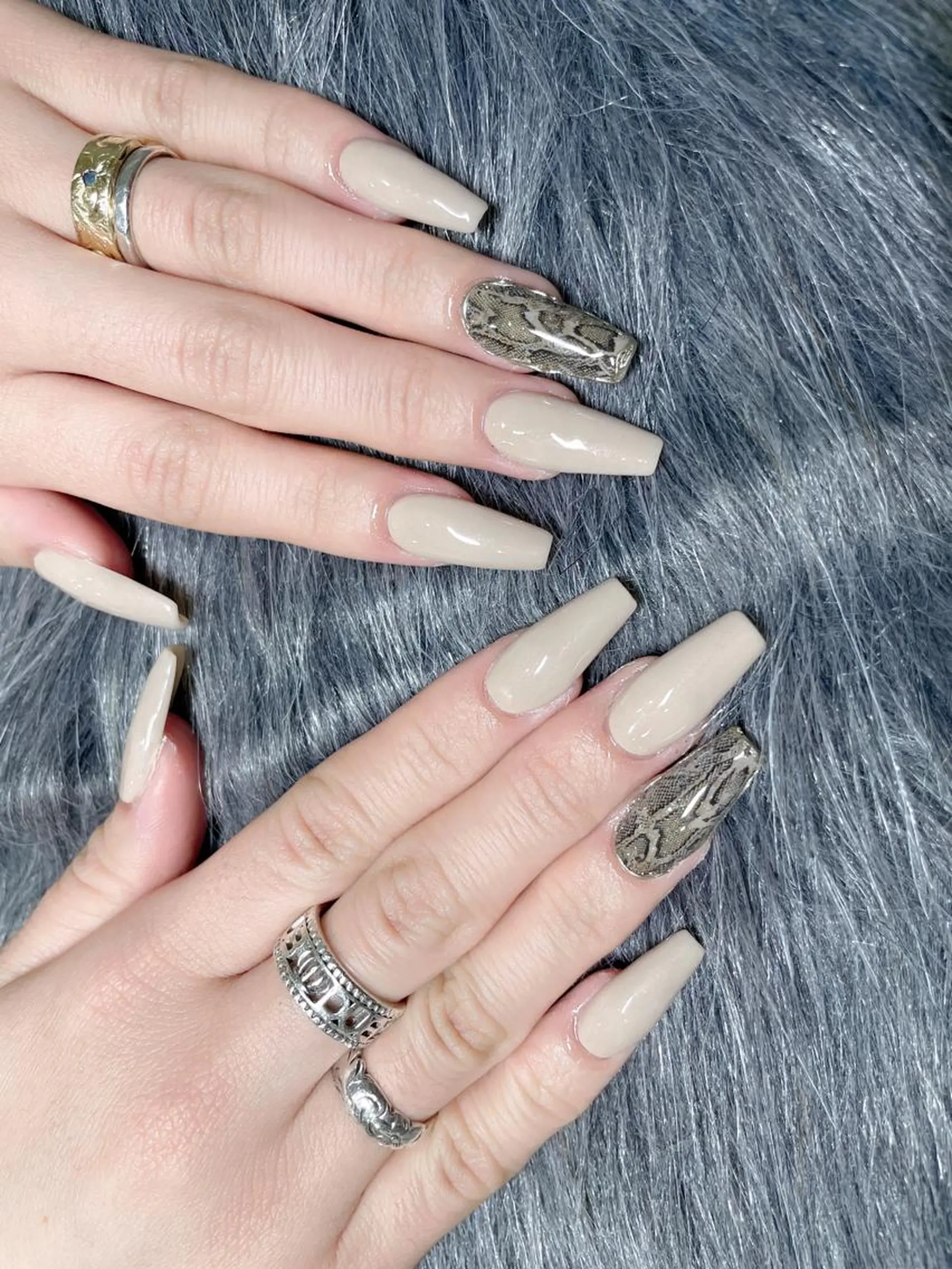 ミディアム ネイル ハンドネイル 《LB》ラブリエ Nail&eyeのマツエク・マツパデザイン