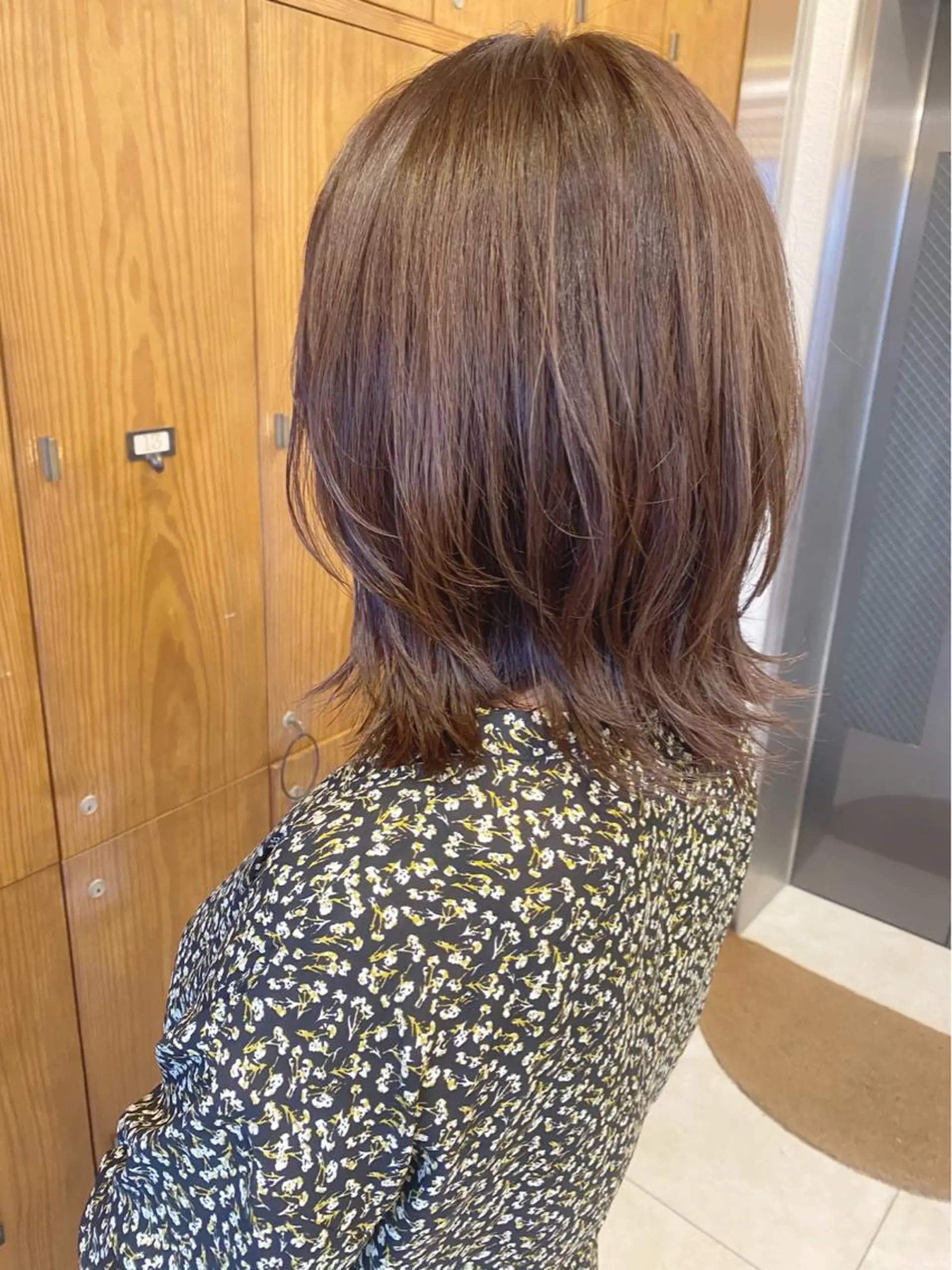 セミロング カラー 艶髪🫧髪質改善🌿 結城綾菜のヘアスタイル