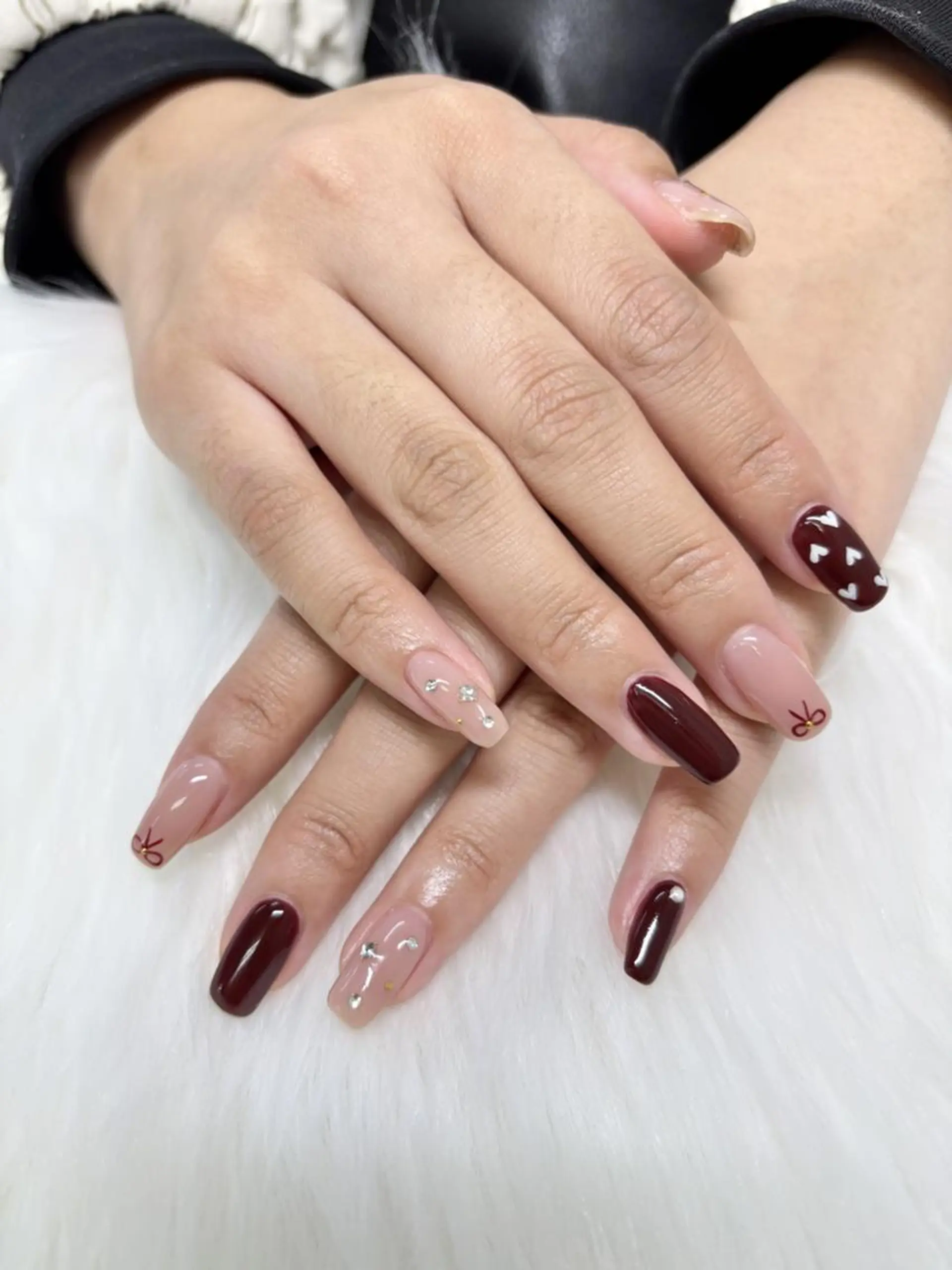 ネイル オーロラネイル チークネイル 長さ出し フットネイル フレンチネイル ハンドネイル リラネイル Aikenのネイルデザイン