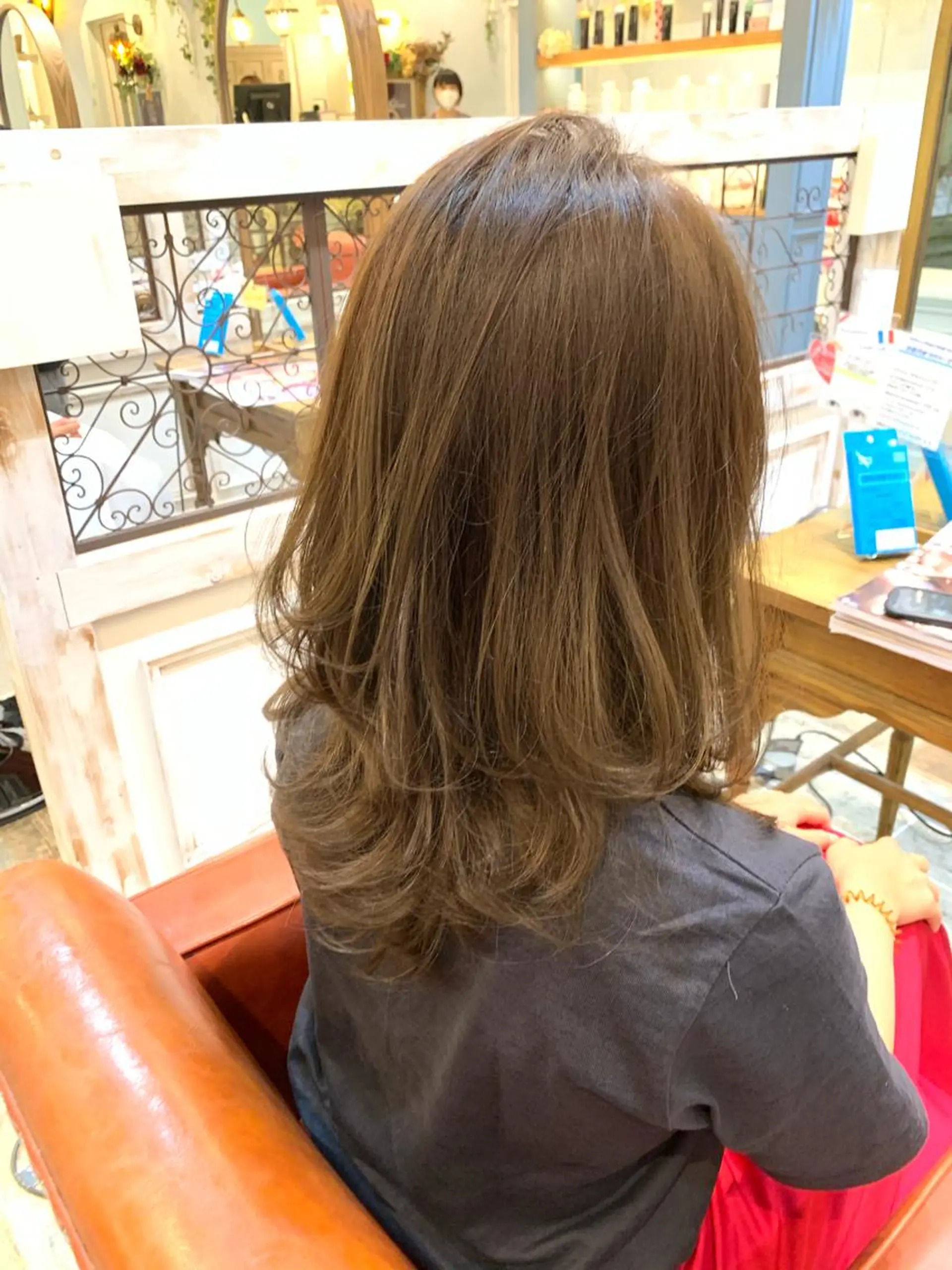 ロング ハイレイヤー レイヤーカット ロング カット ヘアカラー トリートメント Mavie 東奈々子のヘアスタイル