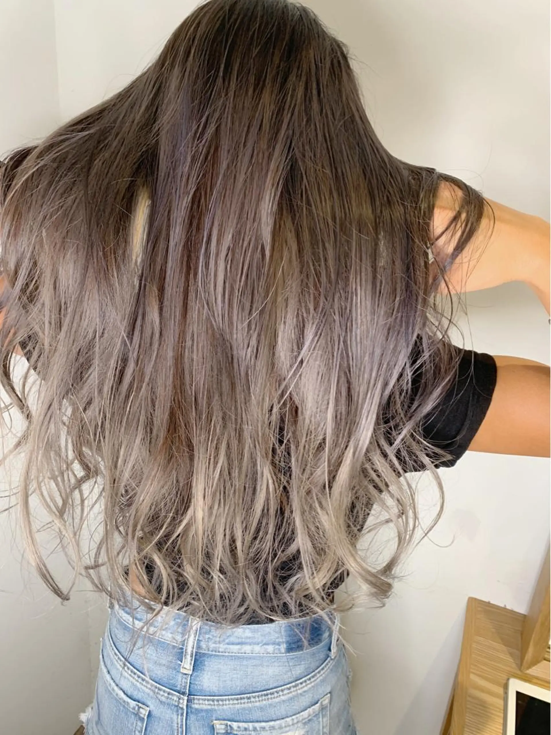 ロング カラー バレイヤージュ レイヤーカット ヘアカラー トリートメント バレイヤージュ KAZUMAのヘアスタイル