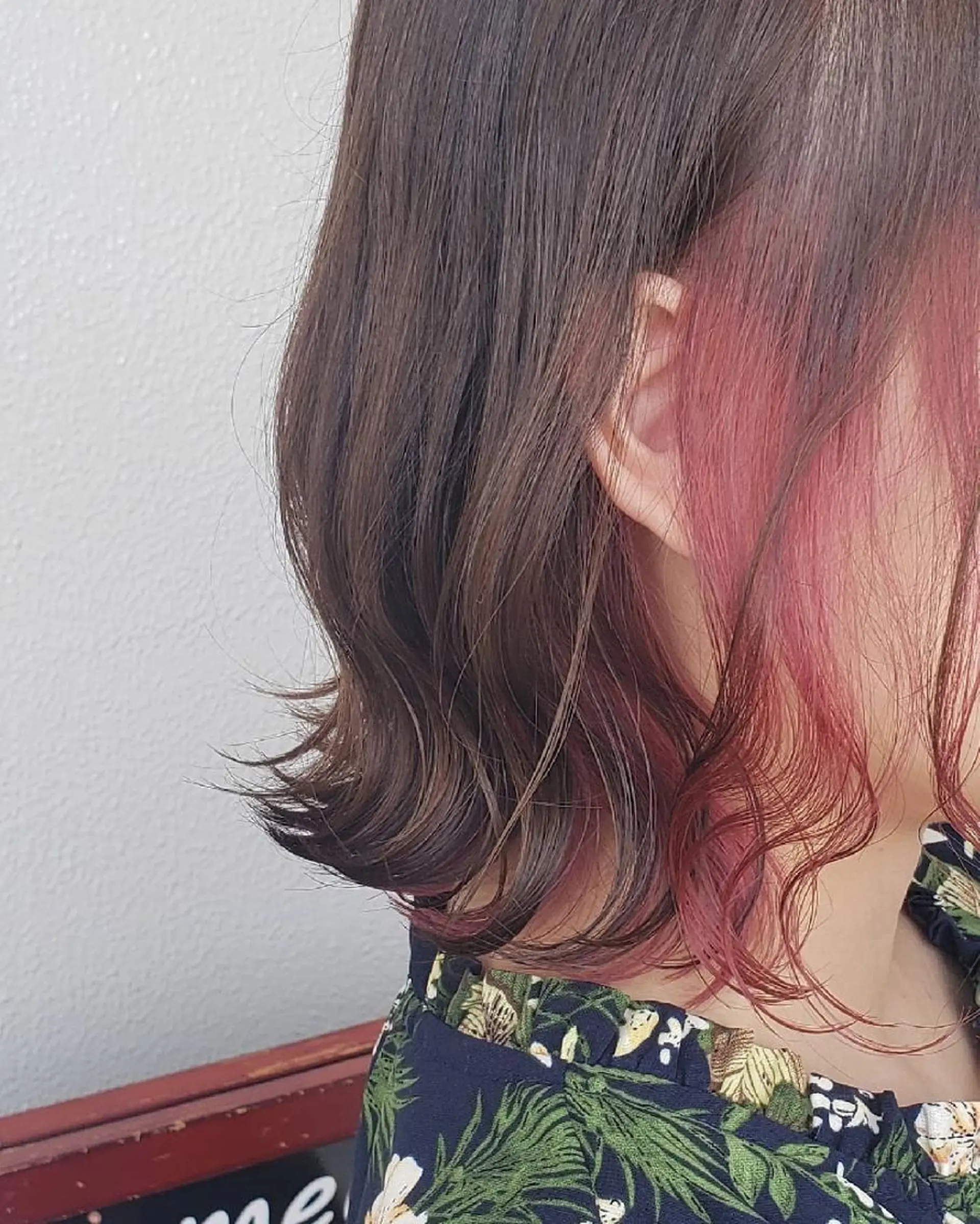 ミディアム カラー インナーカラー ピンクカラー ヘアカラー 神谷 涼のヘアスタイル