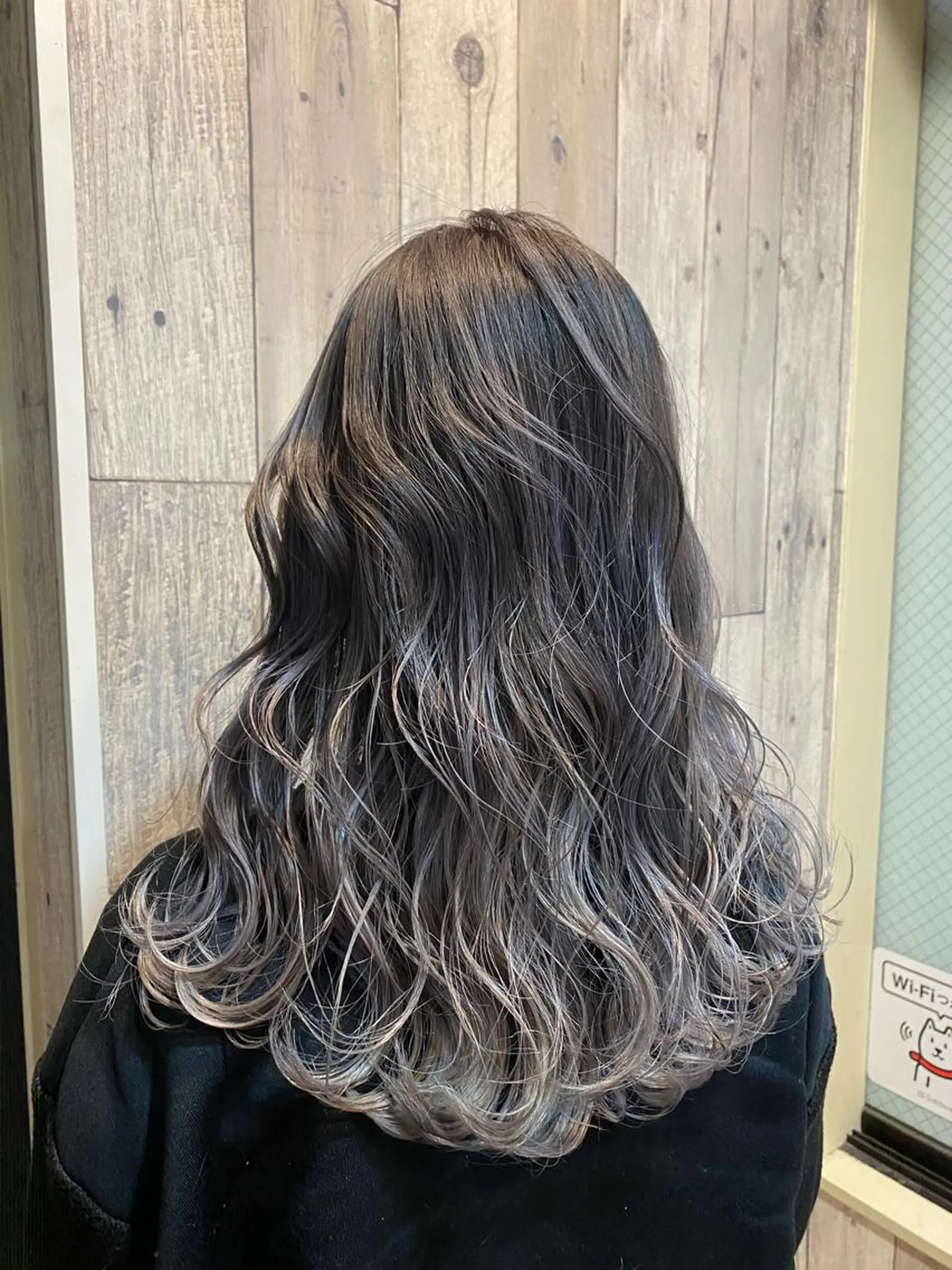セミロング カラー バレイヤージュ グラデーションカラー レイヤーカット LOHAS 関根真由美のヘアスタイル