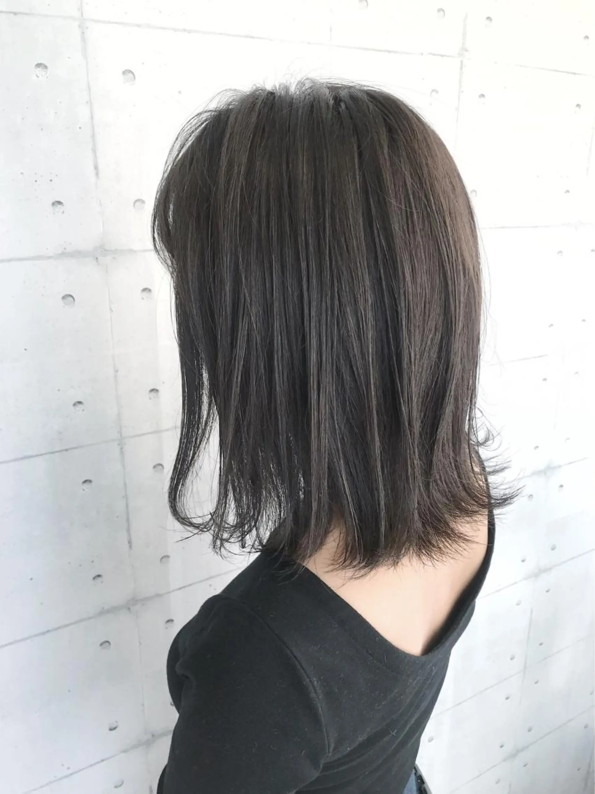 ミディアム カラー アッシュ アッシュグレー ダークアッシュ イルミナカラー カット ヘアカラー 高木 麻知子のヘアスタイル