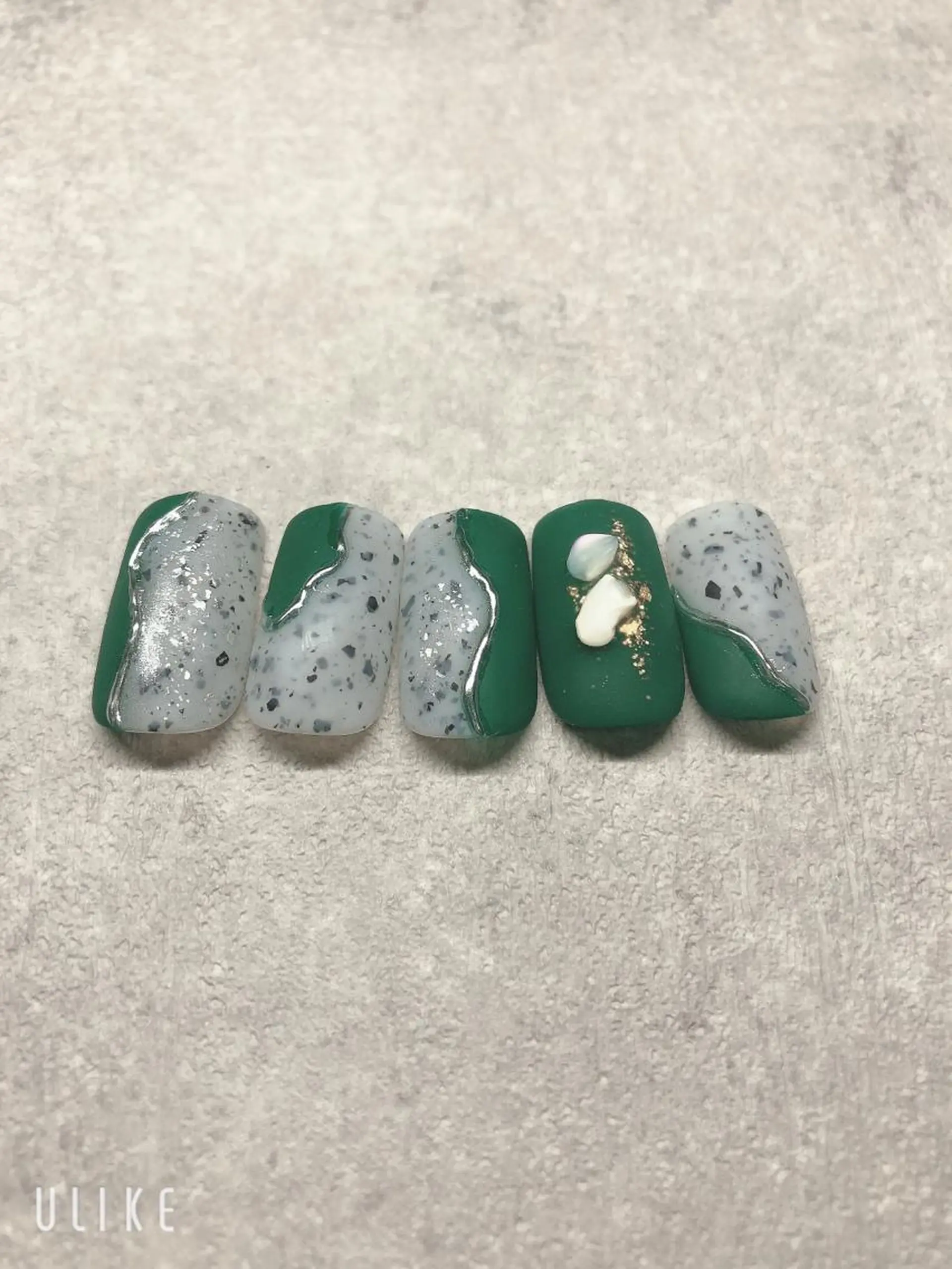 ネイル アートネイル フレンチネイル ジェルネイル グラデーション 韓国ネイル Nail room Bimano所属・Bimano seica♡+°のネイルデザイン