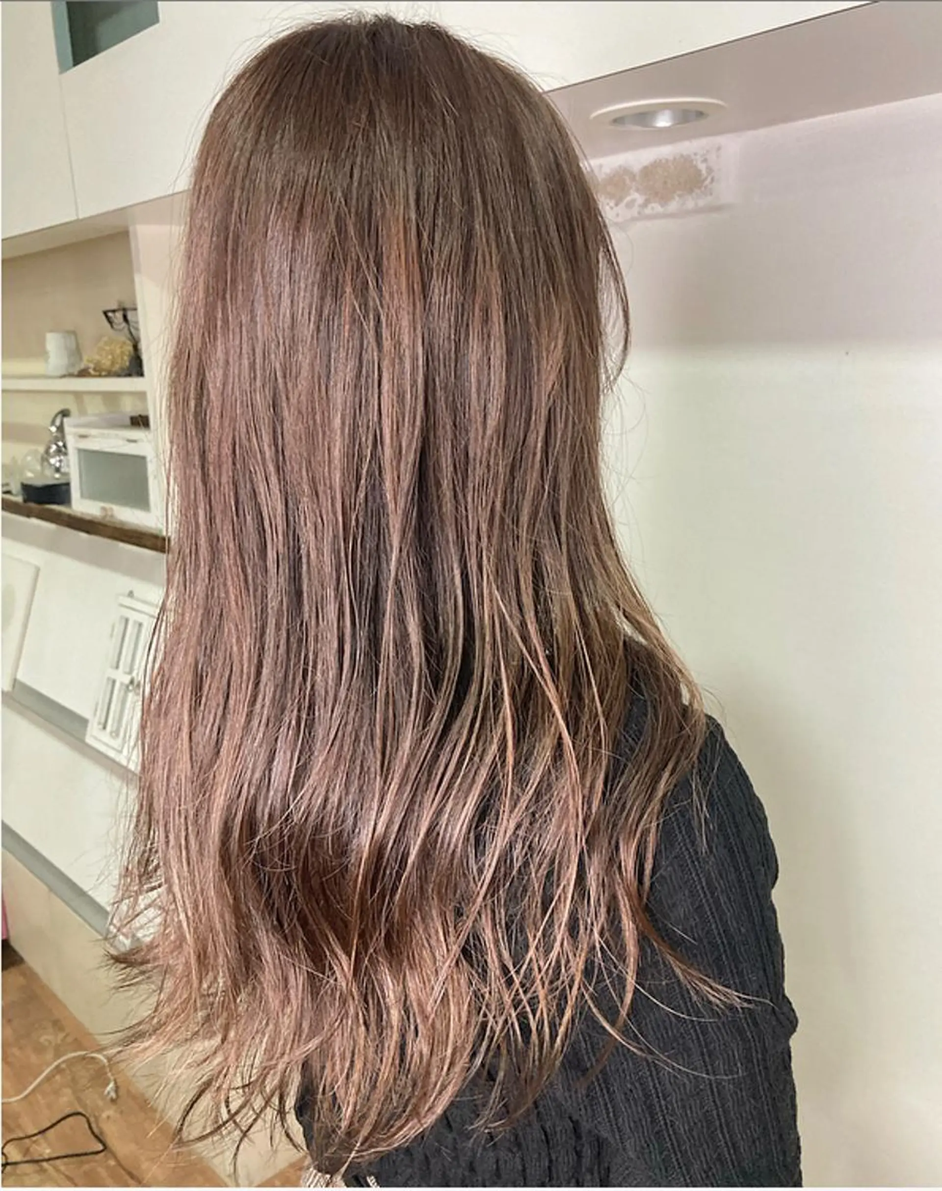 ロング カラー アッシュ ベージュカラー 透明感カラー カット ヘアカラー トリートメント メンズ特化 TAKUYAのヘアスタイル