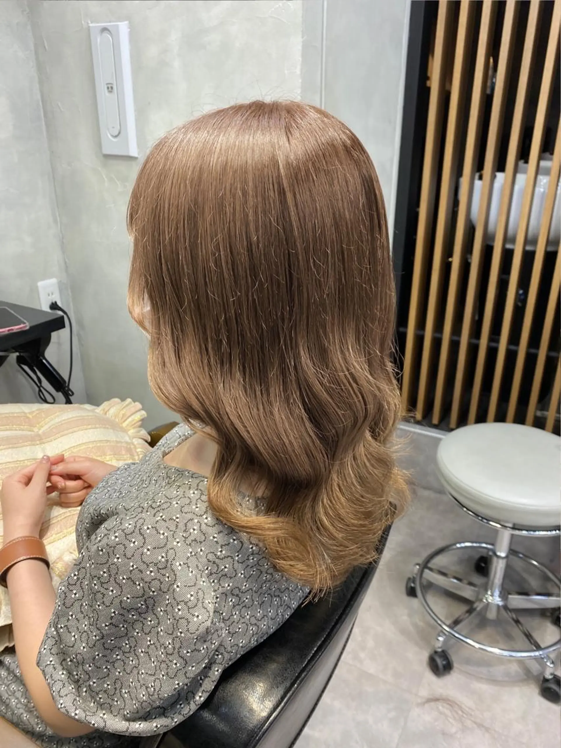 ミディアム カラー ヘアアレンジ シールエクステ アッシュ バレイヤージュ ベージュカラー ブリーチ ヘアカラー トリートメント ar+ ❤︎ maiのヘアスタイル