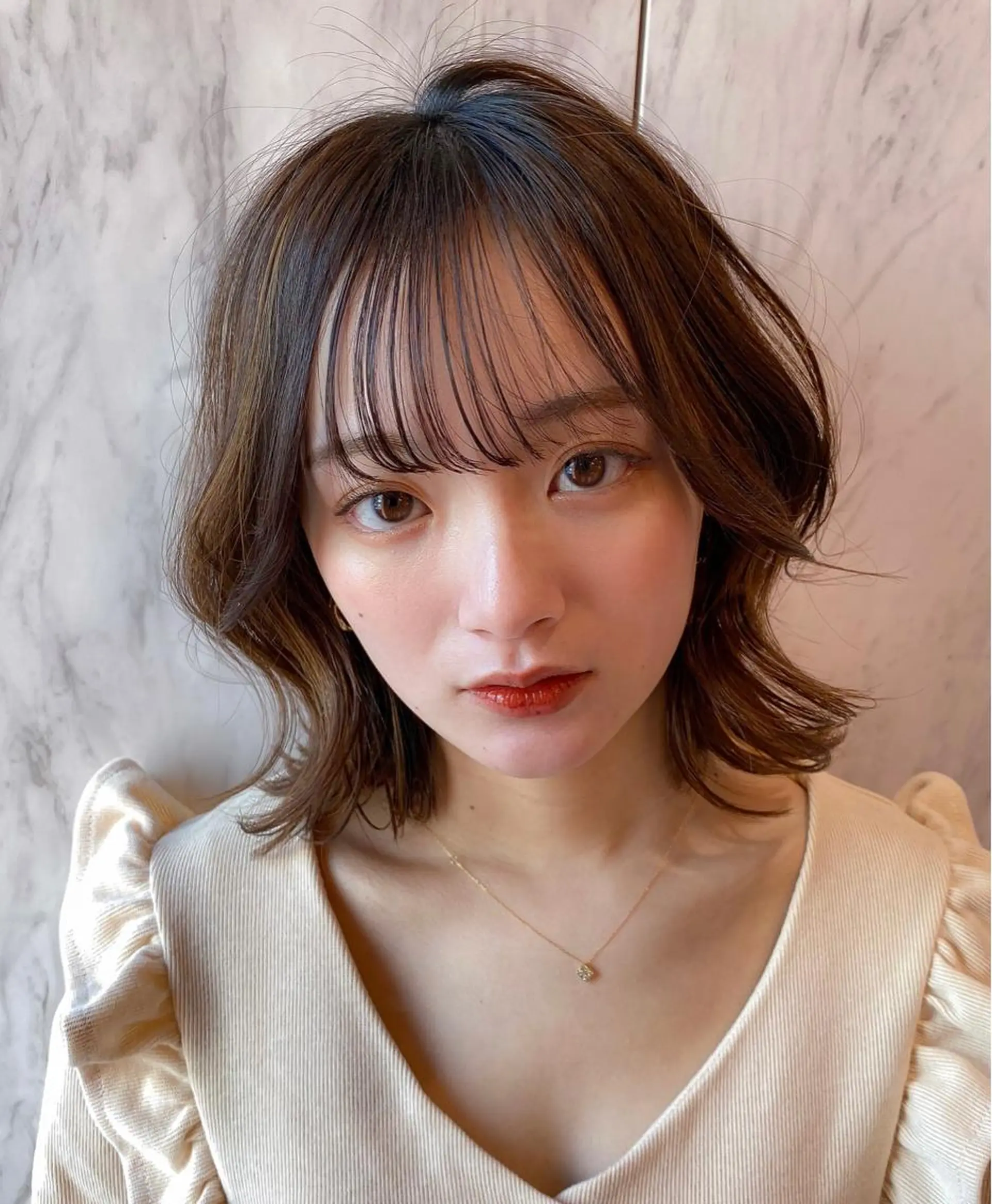 ミディアム カラー シールエクステ ミディアムパーマ バレイヤージュ ブリーチ ケアブリーチ カット トリートメント 新宿/韓国風レイヤー 髪質改善/渋谷直樹のヘアスタイル