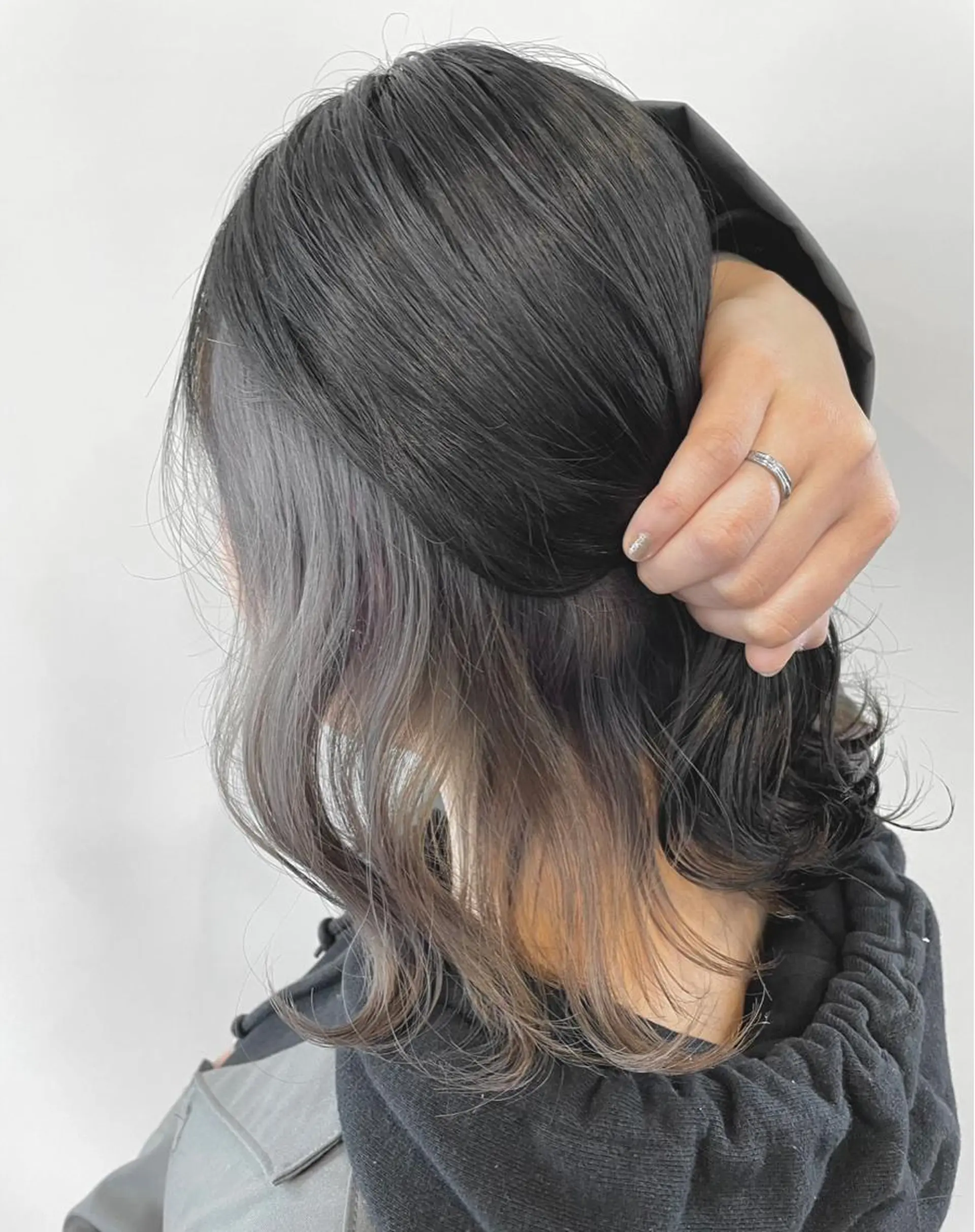 セミロング アッシュ ヘアカラー FLAGS YAMATOのヘアスタイル