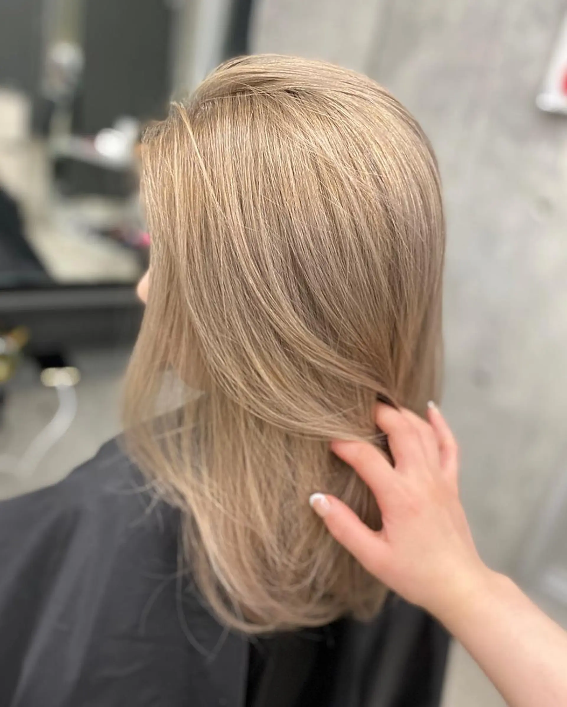 ミディアム カラー ヘアアレンジ ヘアカラー トリートメント mina 🌷のヘアスタイル