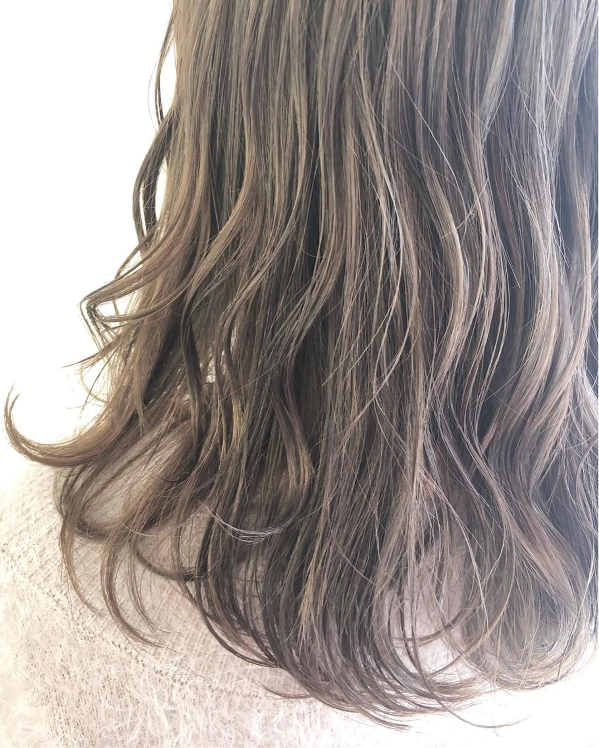 ミディアム カラー グレージュ カット ヘアカラー 齋藤 咲のヘアスタイル