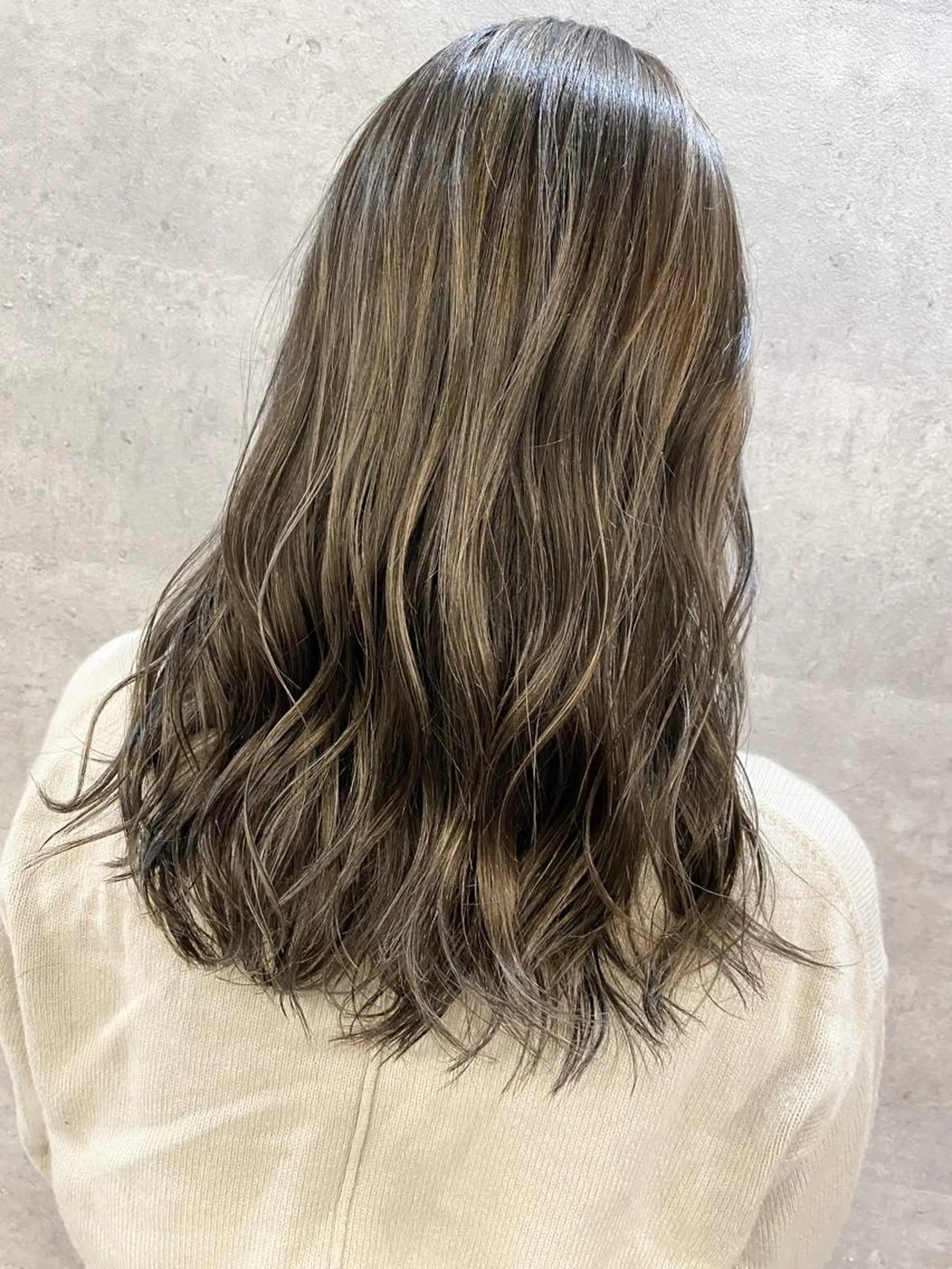 ロング ハイライト 'oli所属・難波'oli【オリ】 美容室のヘアスタイル