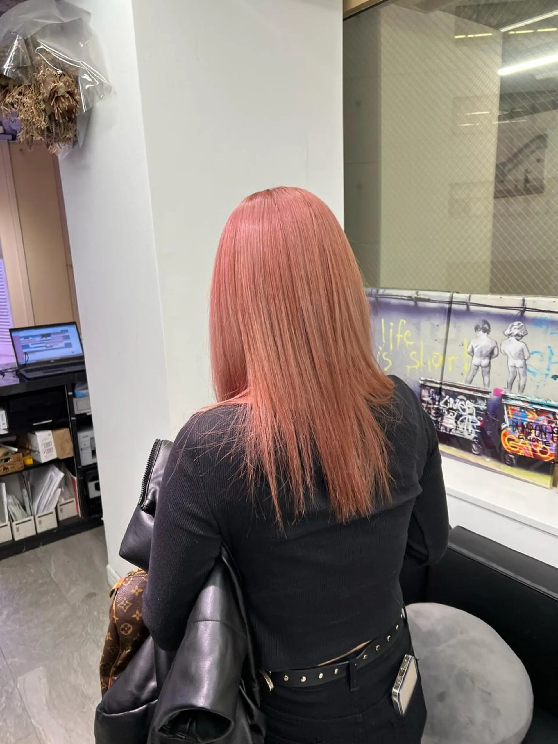 ロング ヘアカラー ハイトーン&髪質改善 &韓国エクステ🤎のヘアスタイル