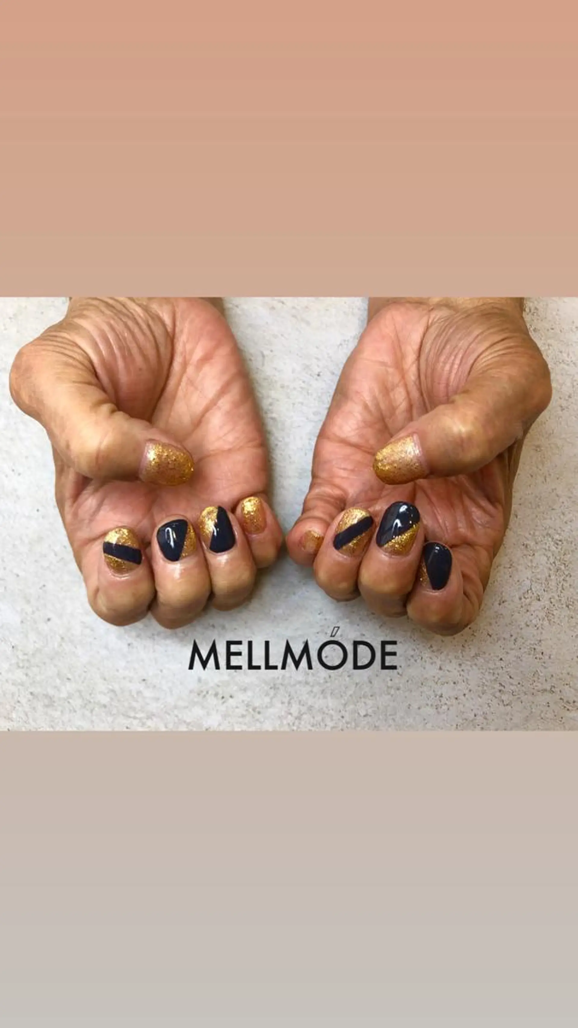 ネイル ゴールド キラキラネイル ハンドネイル MELLMODE所属・Nakano Kanaのネイルデザイン