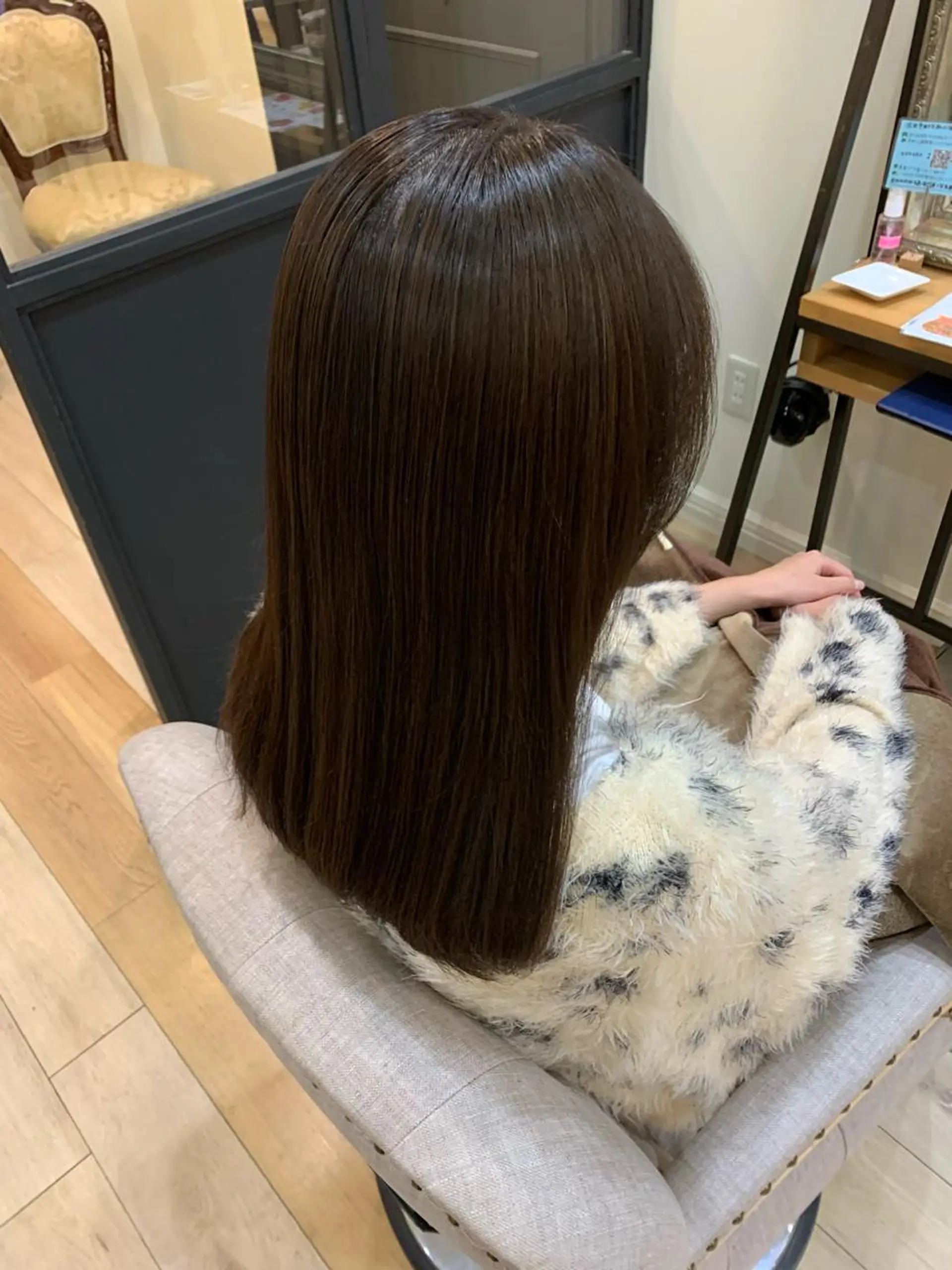 セミロング カラー ヘアカラー トリートメント 上田 紗也のヘアスタイル