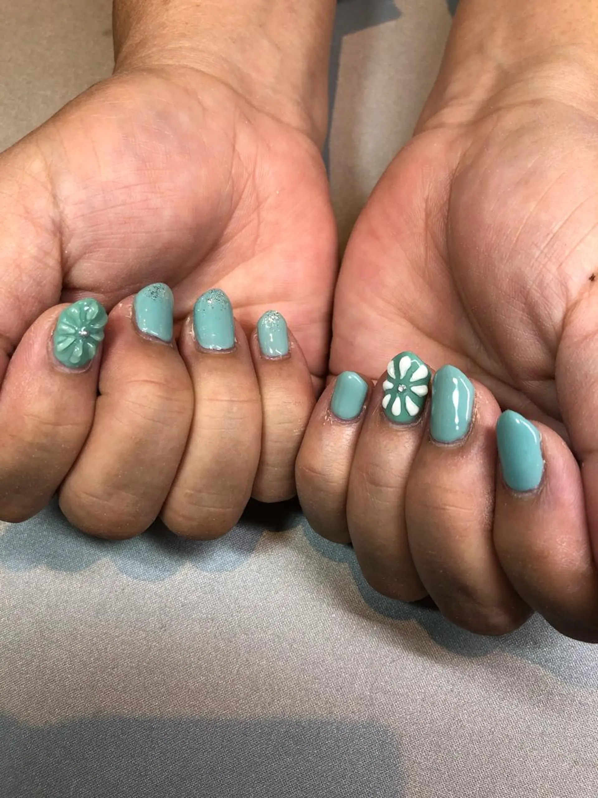 ネイル iiloo aromaworksのネイルデザイン