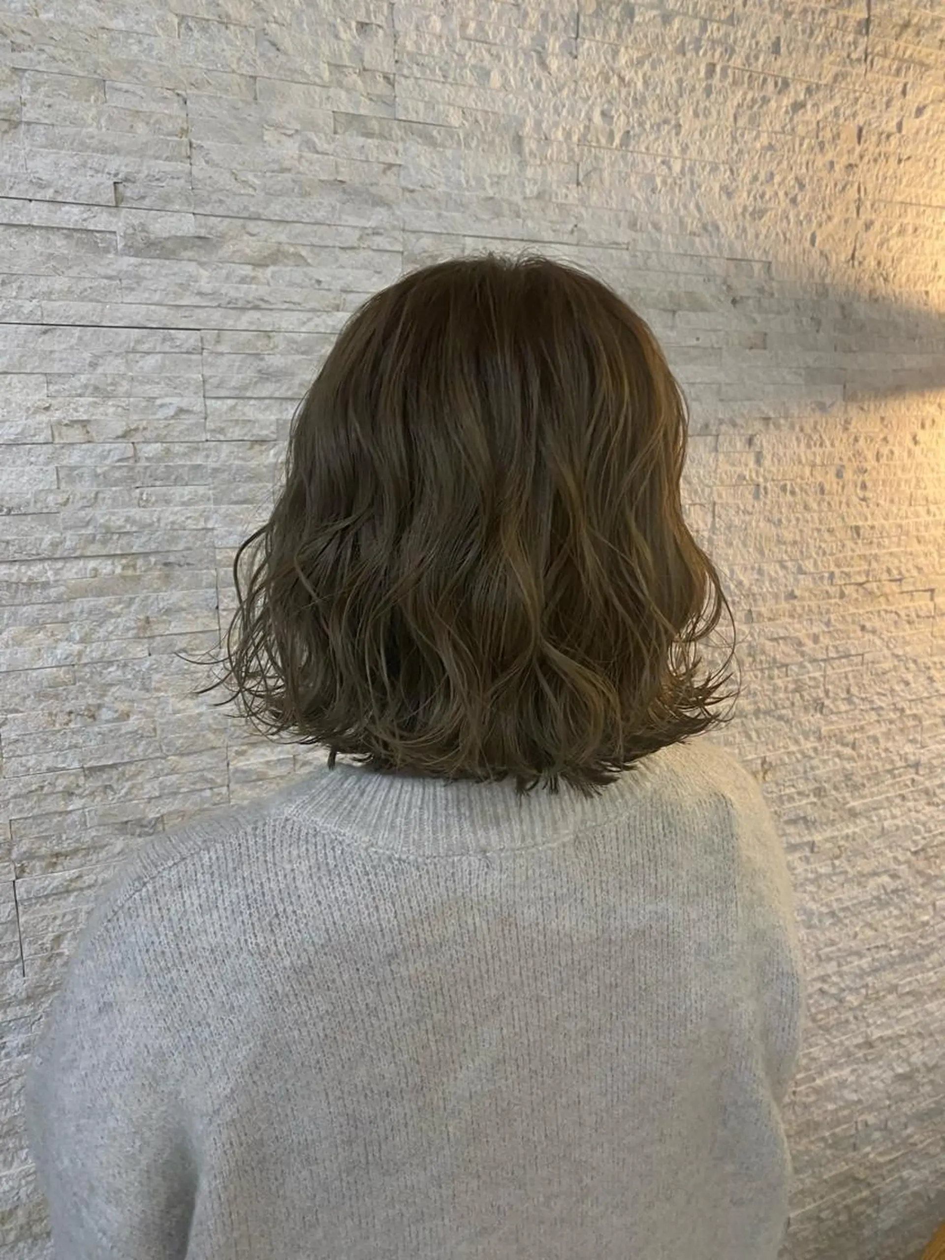 ミディアム カラー ブリーチ ダブルカラー グレージュ カーキグレージュ Agu hair TENOE大宮氷川参道店所属・☀️透明感艶感カラー 増田魁土☀️のヘアスタイル