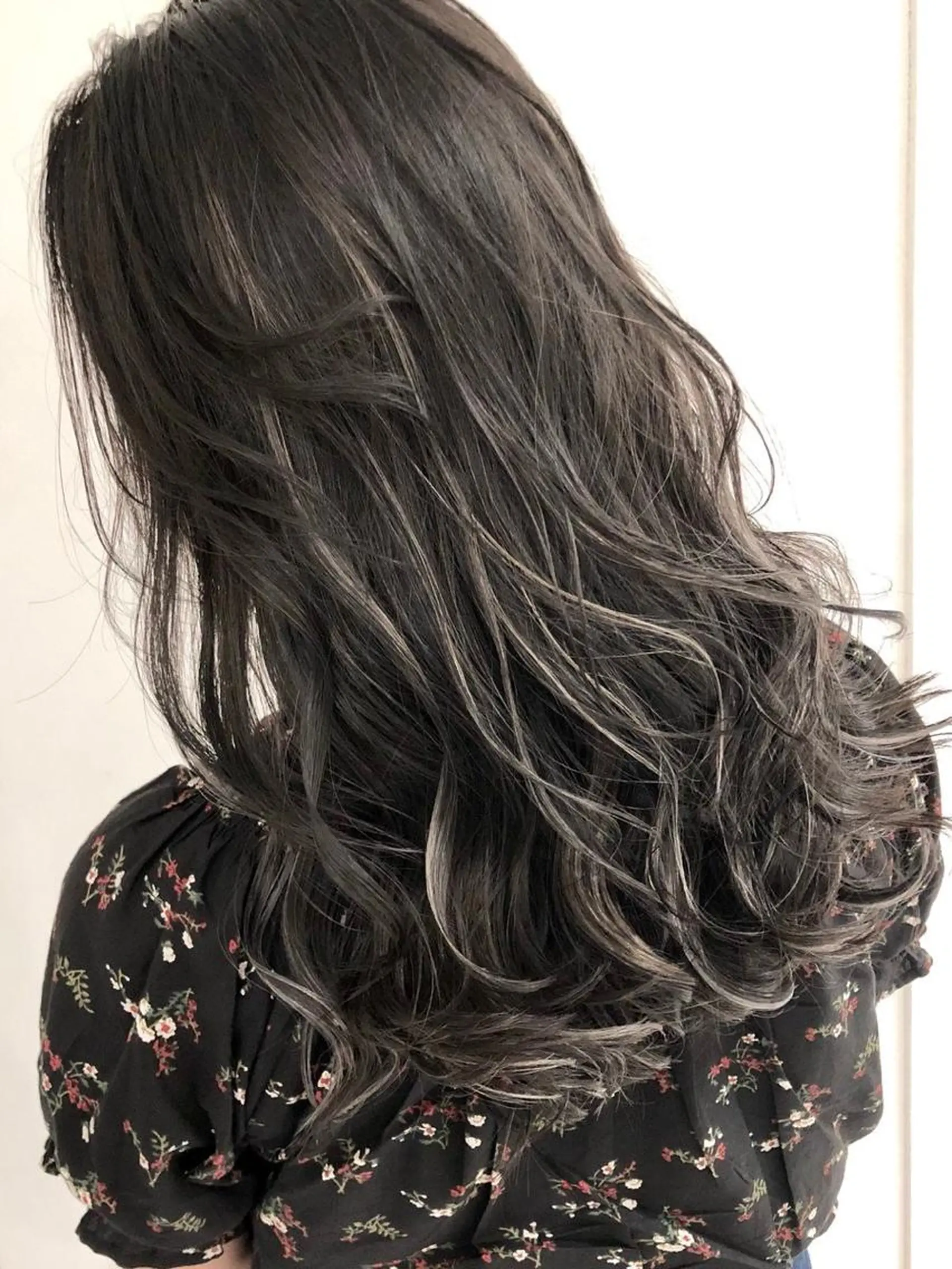 セミロング ヘアカラー ダウンパーマ🇰🇷 毛流れパーマ【かな】のヘアスタイル