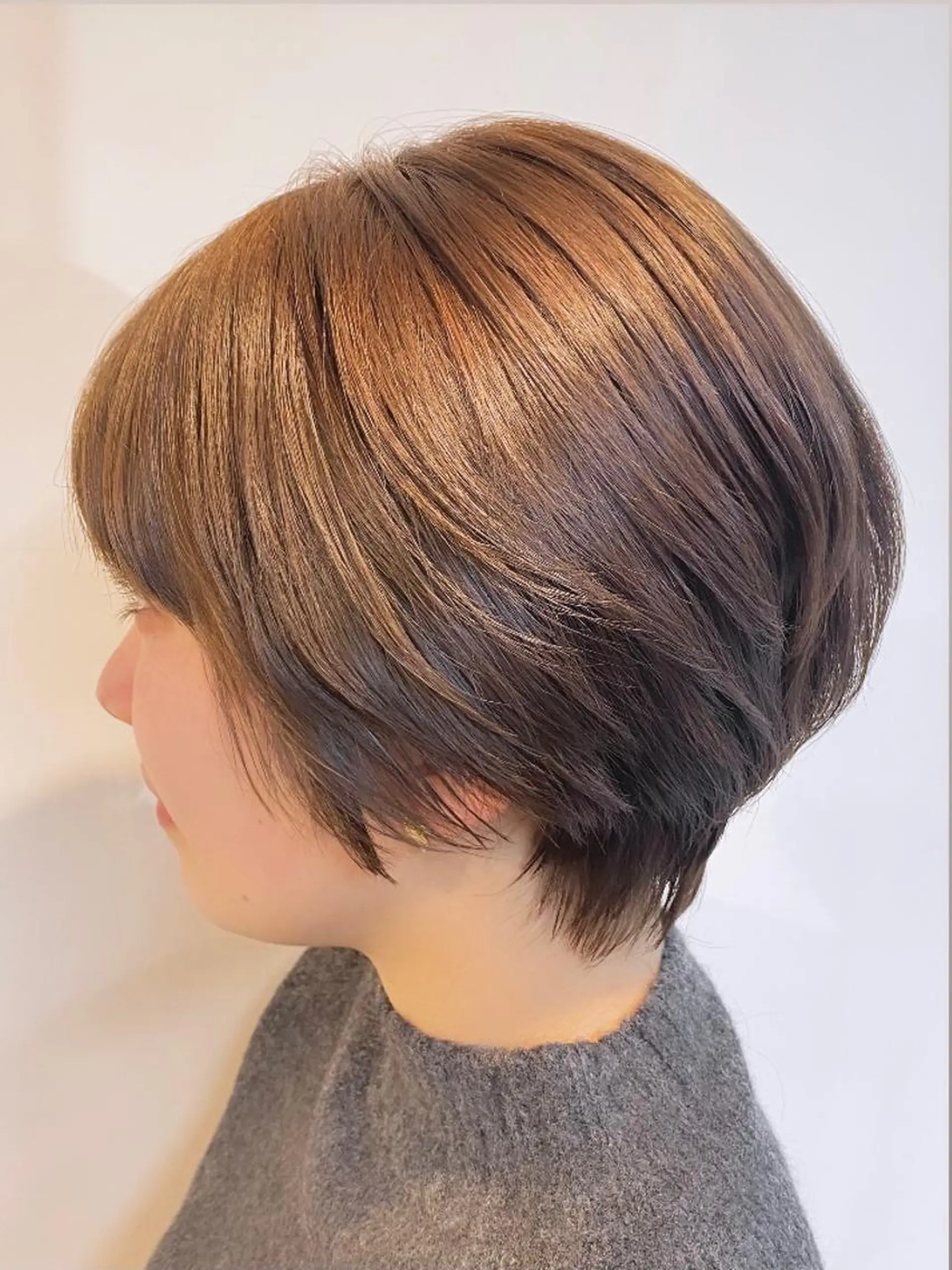 ショート カラー カット ヘアカラー 女性目線でつくる ショートayakaのヘアスタイル