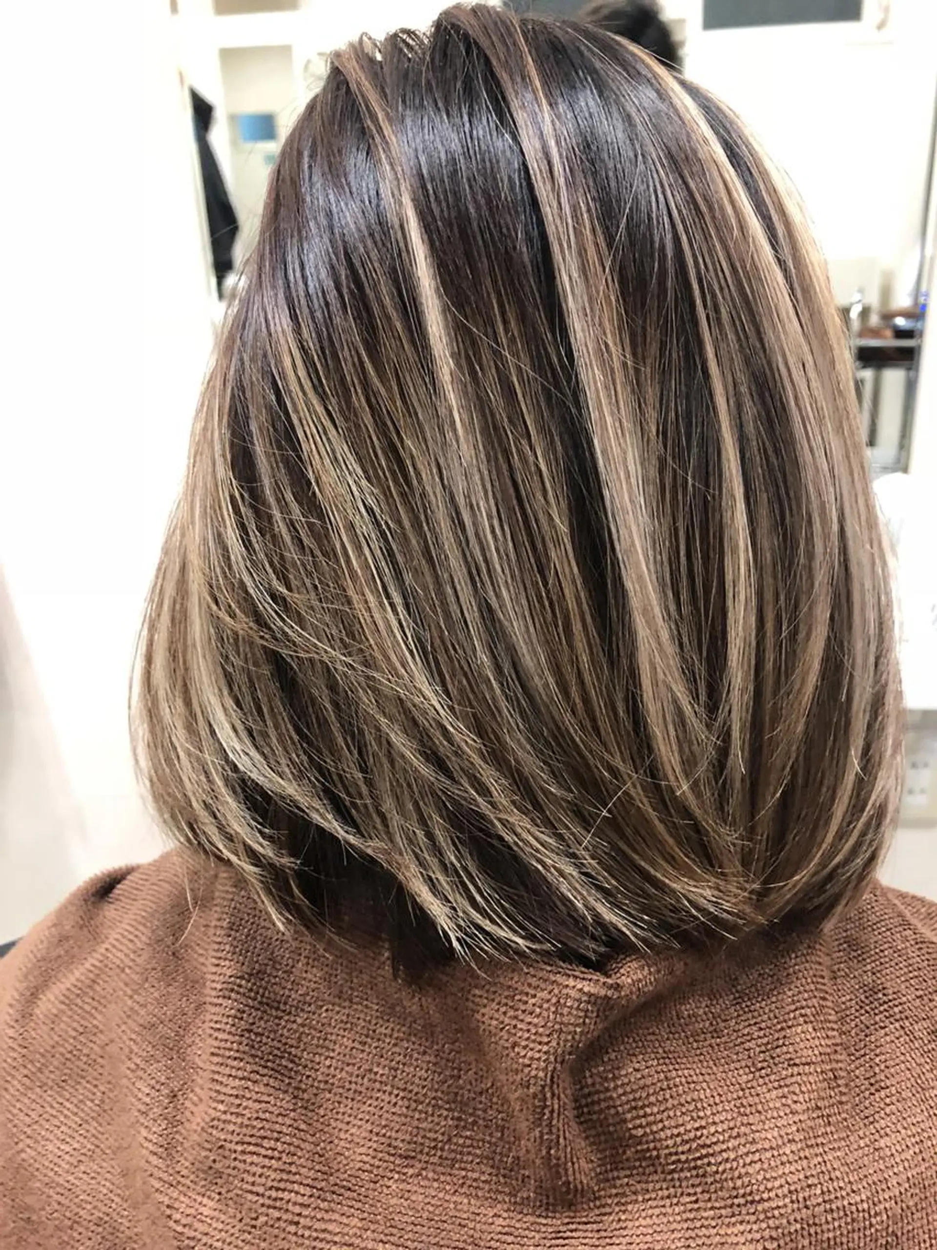 ミディアム カラー バレイヤージュ グラデーションカラー レイヤーカット WONK. ウォンク 心斎橋のヘアスタイル