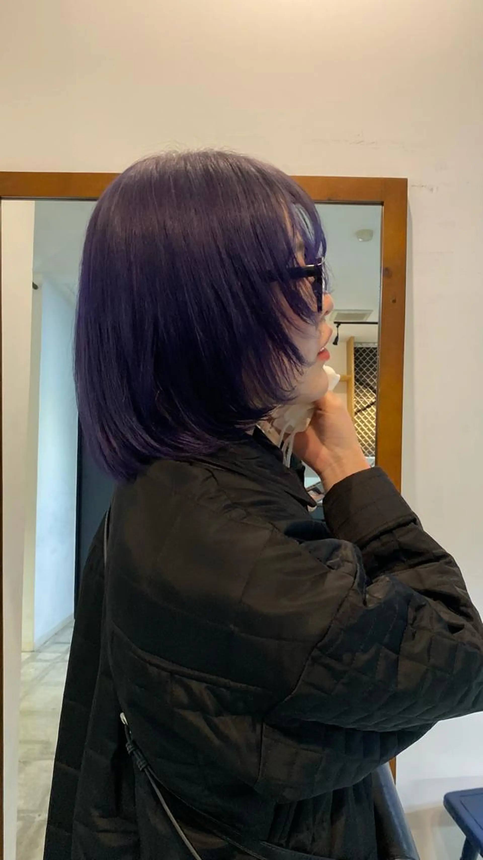 ミディアム カラー パープルカラー ウルフカット キタ リオナのヘアスタイル