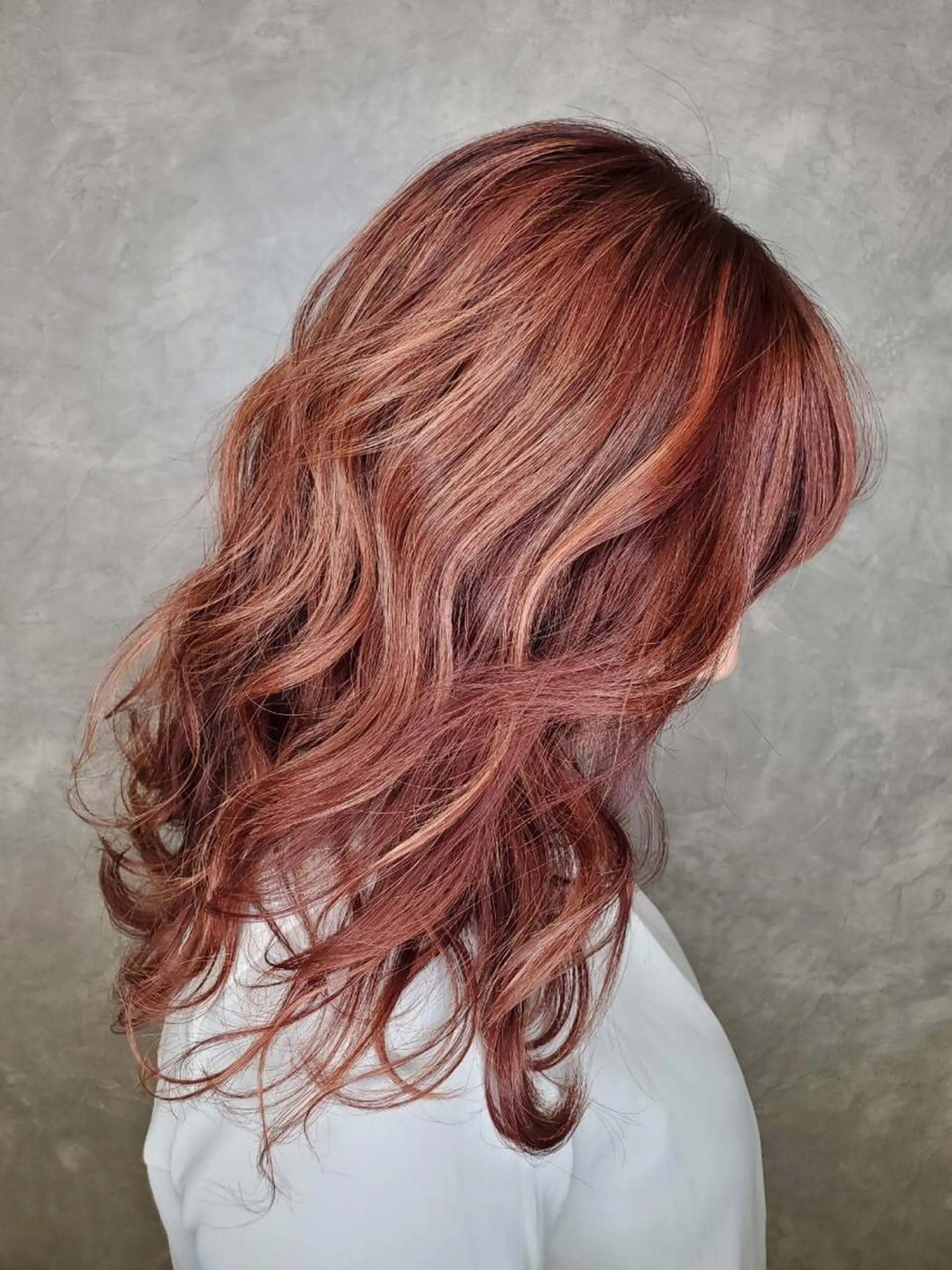 ロング カラー ヘアアレンジ ブリーチ ケアブリーチ ハイライトカラー ハイライト カット ヘアカラー 渡辺　亮/ ハイライト/髪質改善のヘアスタイル