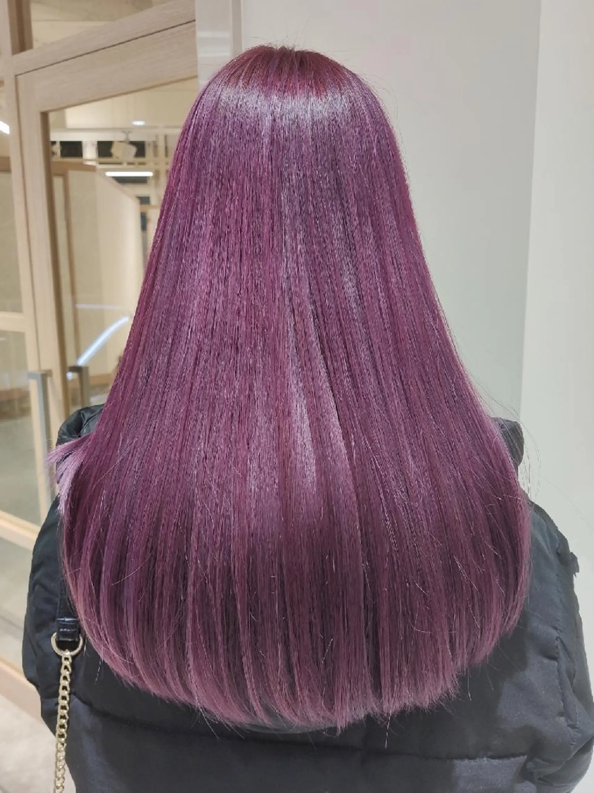 ロング カラー ブリーチ パープルカラー ヘアカラー トリートメント 伊藤 瞭のヘアスタイル