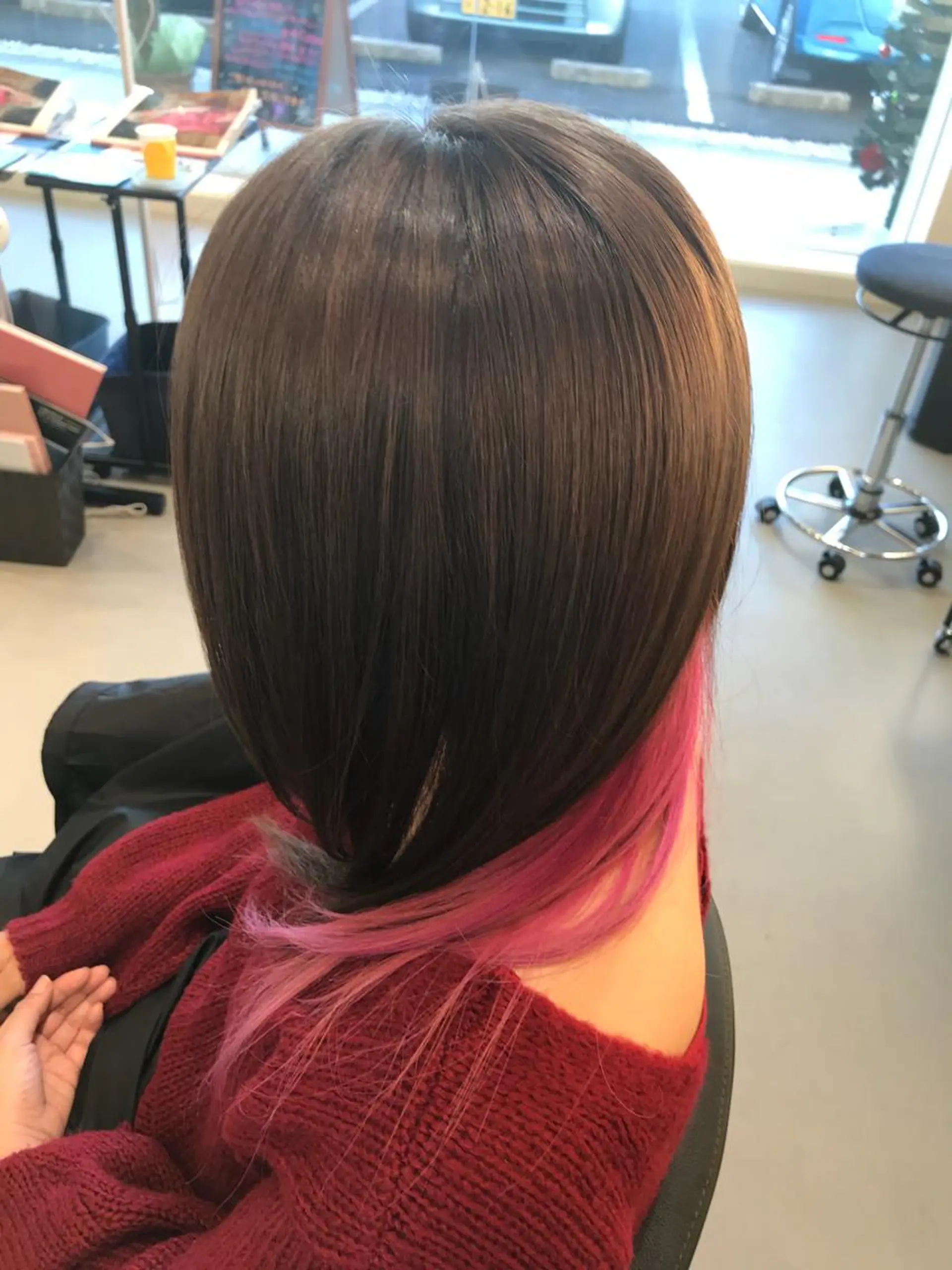 セミロング カラー ブリーチ ピンクカラー 大久保 隆蔵のヘアスタイル
