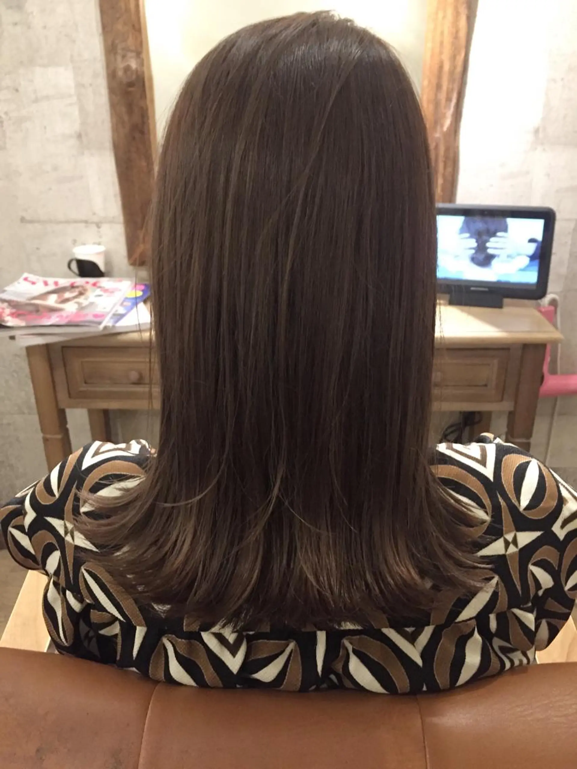 ミディアム カラー アッシュ 透明感カラー ハイライトカラー イルミナカラー ハイライト ヘアカラー トリートメント SALOWIN(サロウィン)広島並木通り所属・田村和範/似合わせ カラー/縮毛矯正のヘアスタイル